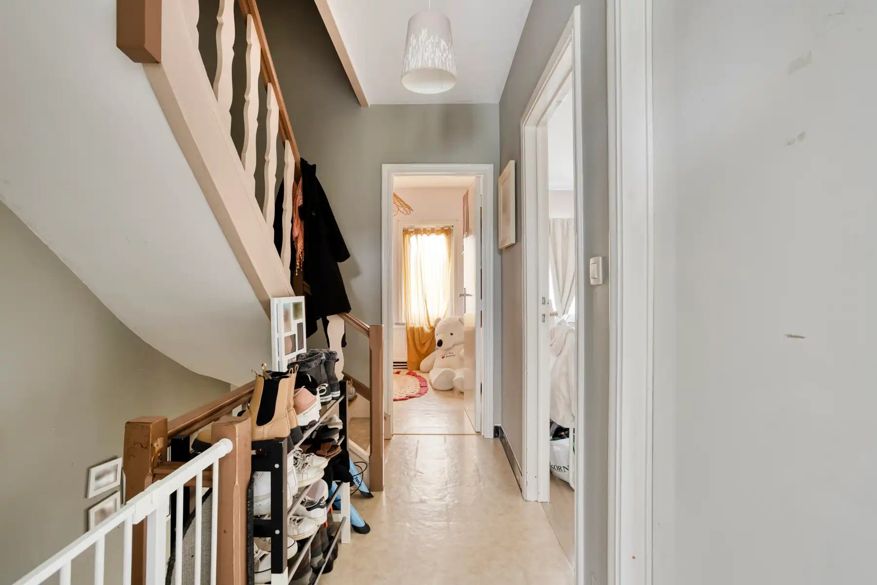 Goed gelegen woning met 3 slaapkamers, bureau en tuin foto 17