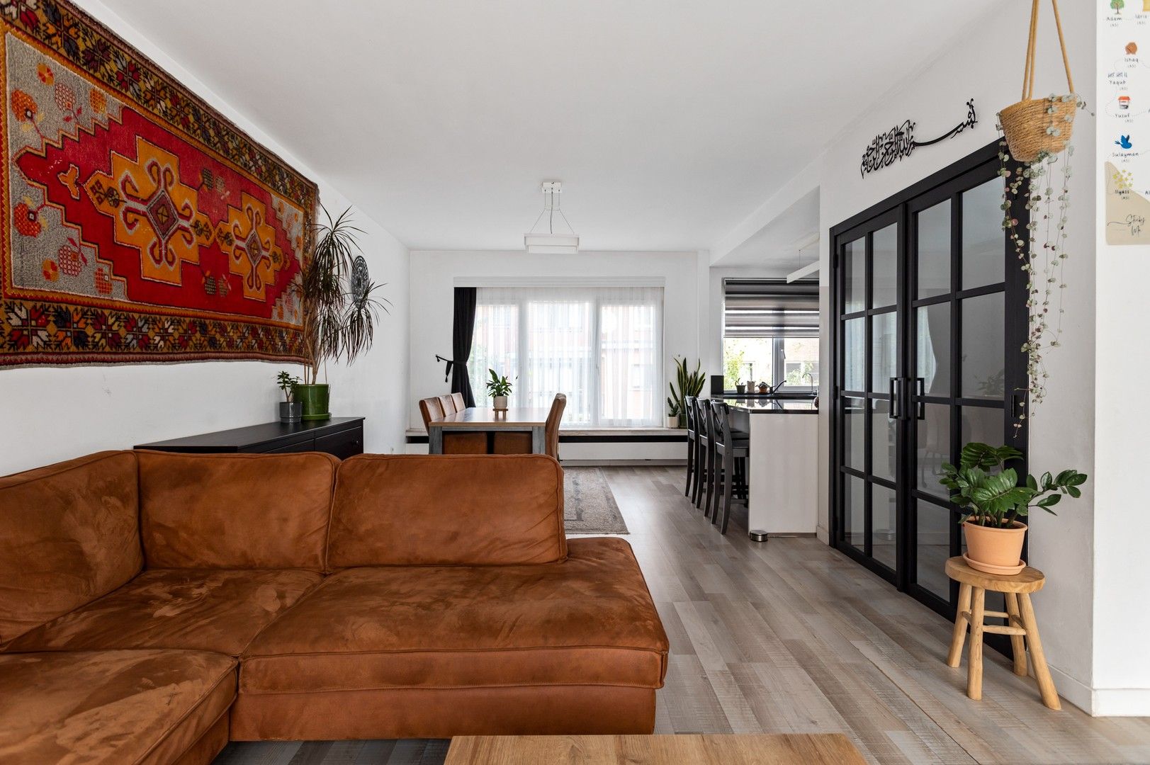 Ruime bel-étage met 4 slaapkamers en gezellige tuin foto 5