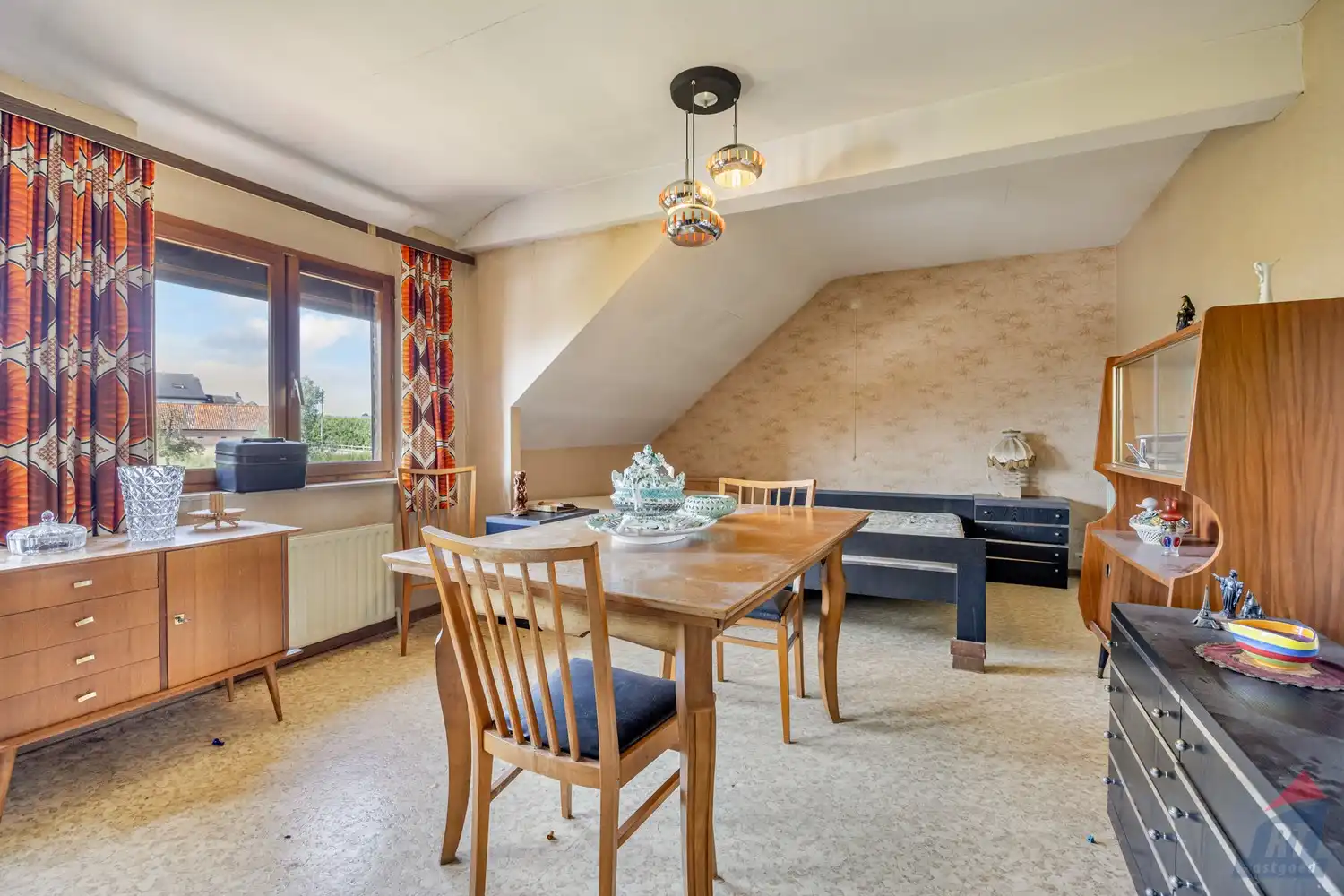 Rustig gelegen halfopen bebouwing met ruime tuin en tal van renovatiemogelijkheden foto 12