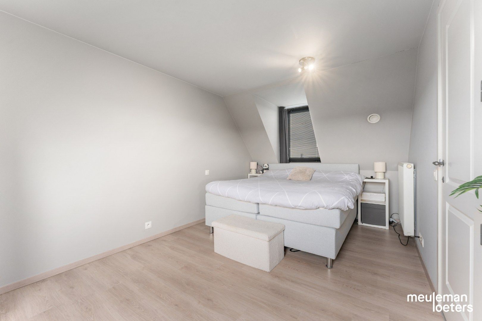 Lichtrijk duplexappartement met ruim terras en garage foto 9