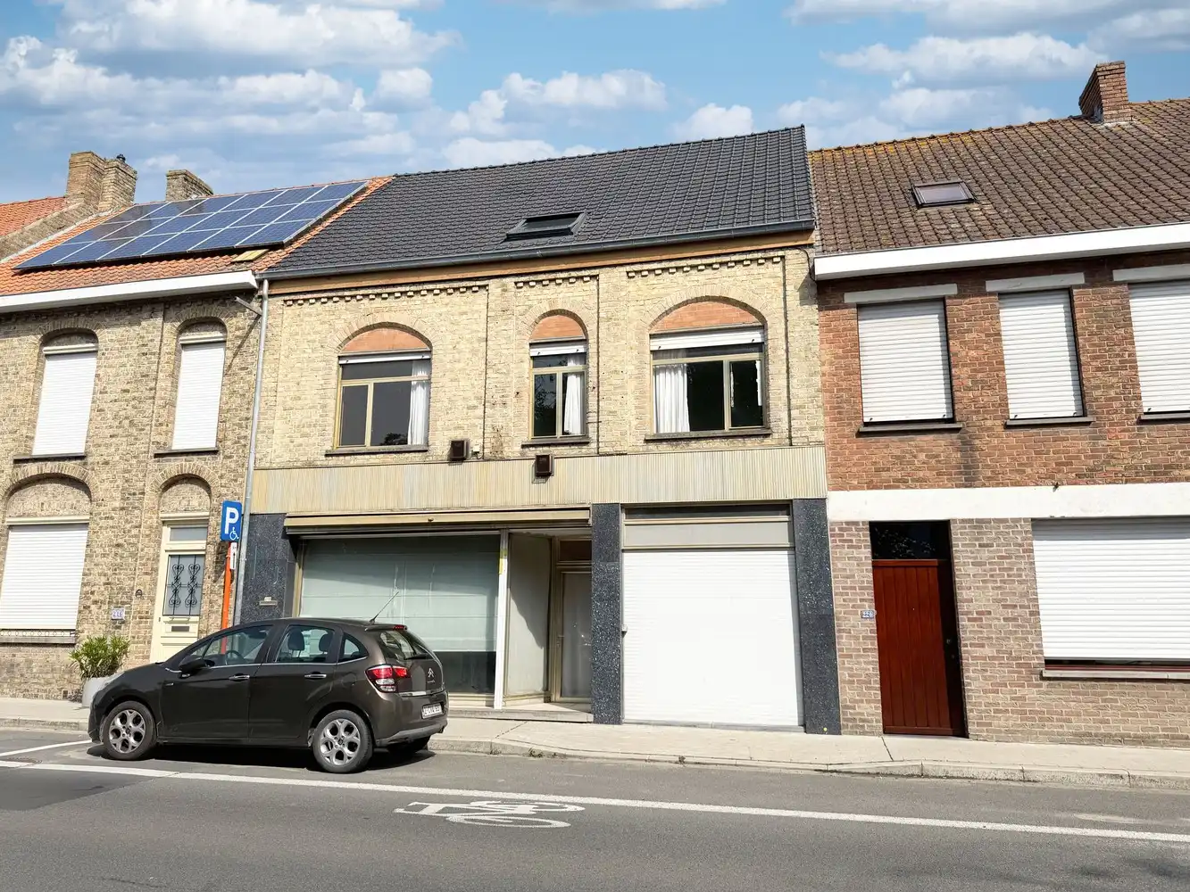 Ruime woning met polyvalente ruimte, zonnige tuin en tal van mogelijkheden foto 2