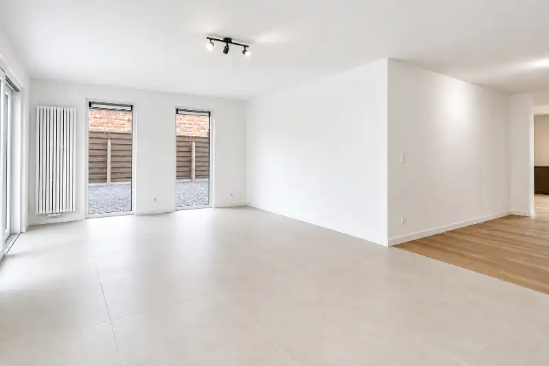 Ruime en instapklare woning met 4 slaapkamers en tuin foto 3