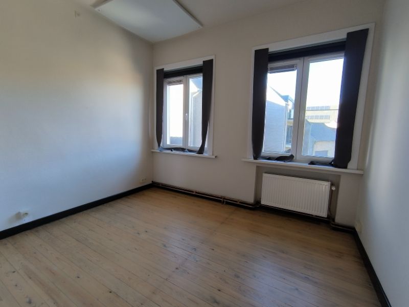 Ruime alleenstaande woning foto 16