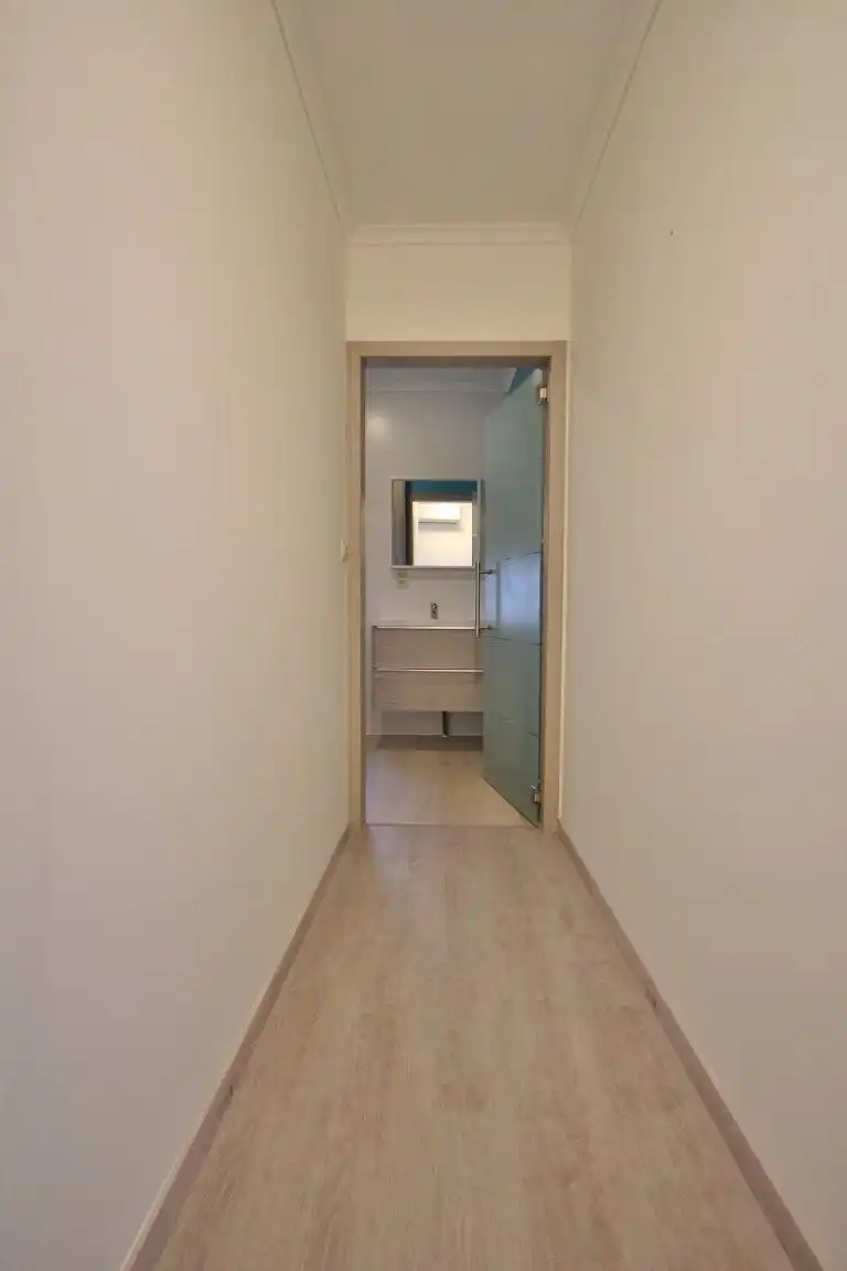 Zeer ruime woning net buiten het stadscentrum! foto 27