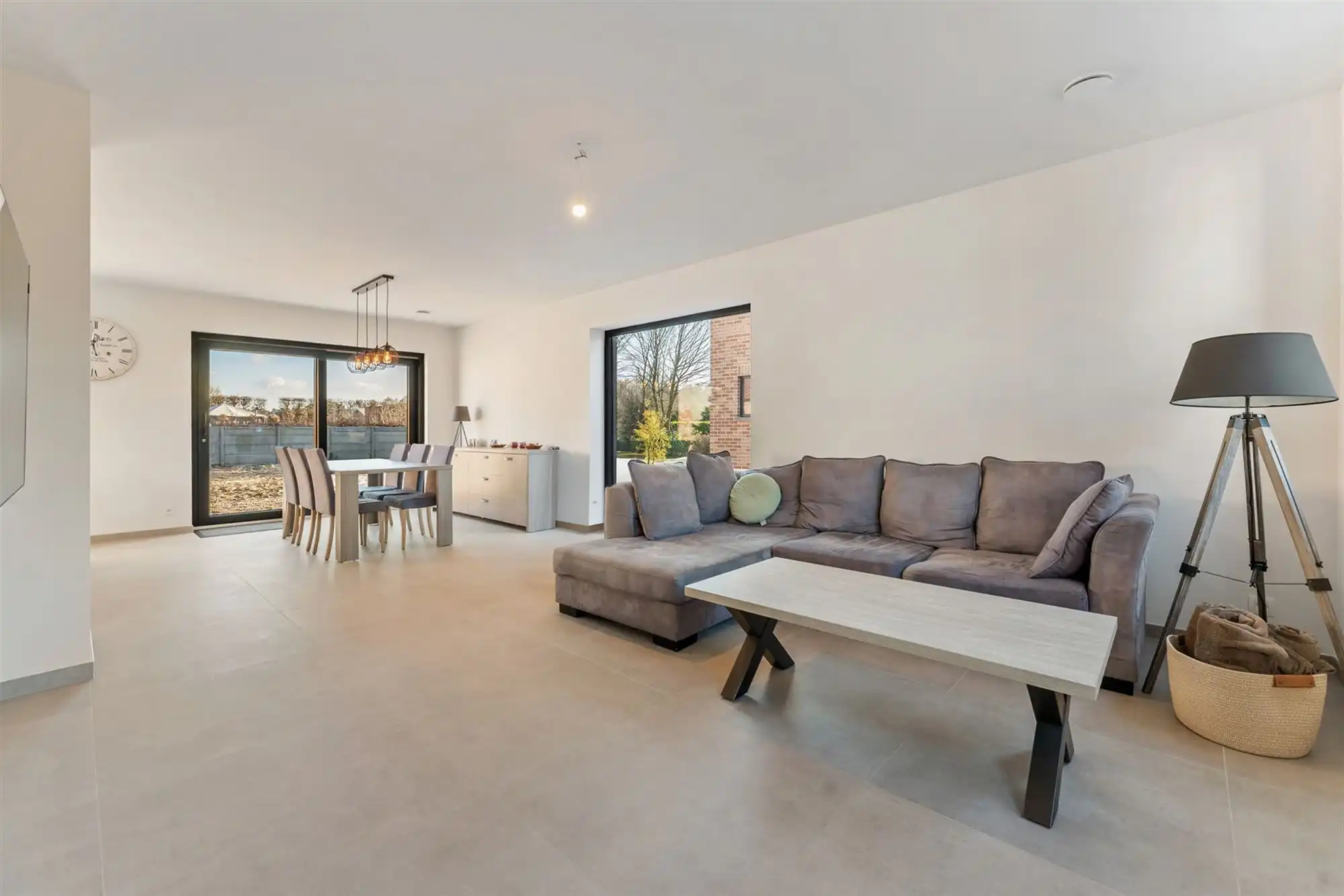 NIEUWBOUWWONING OP UNIEK PERCEEL MET MAAR LIEFST 34M STRAATBREEDTE! foto 2