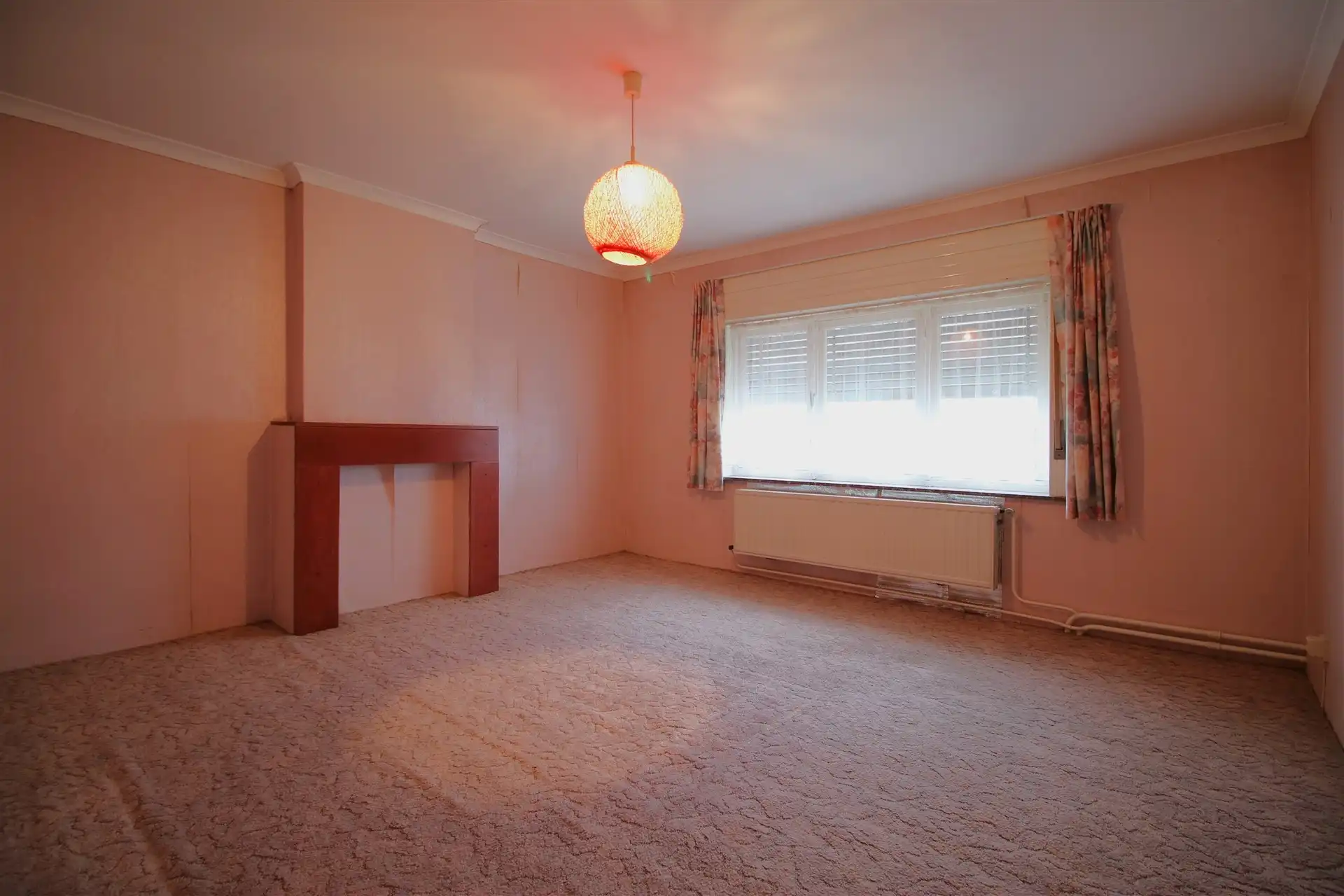 Te renoveren woning met tuin en garage foto 19