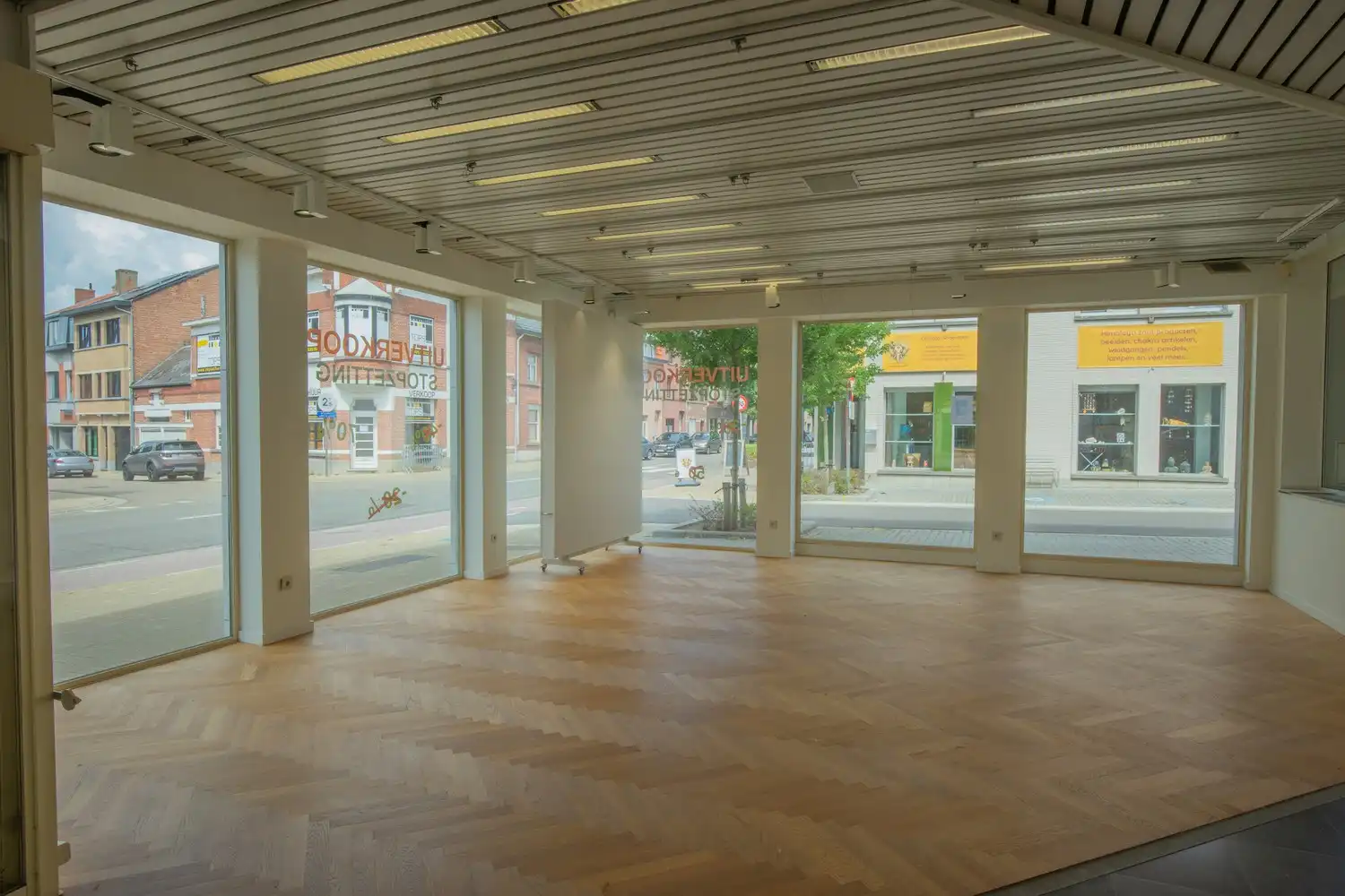 Commerciële toplocatie van 694 m² op hoekligging in Aarschot foto 3