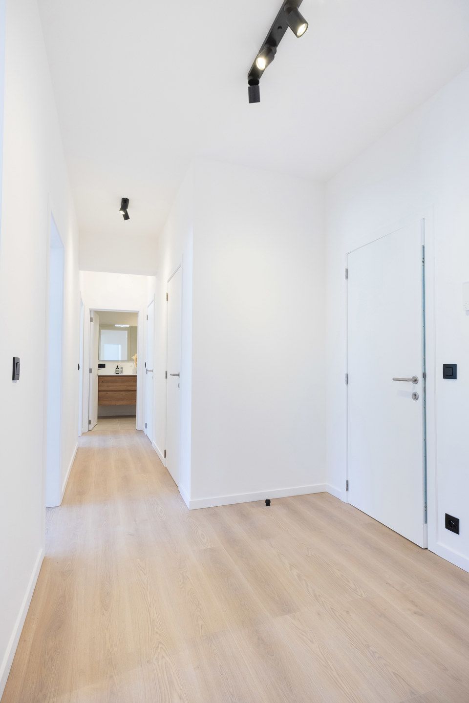 Volledig gerenoveerd appartement - EPC: B- foto 6