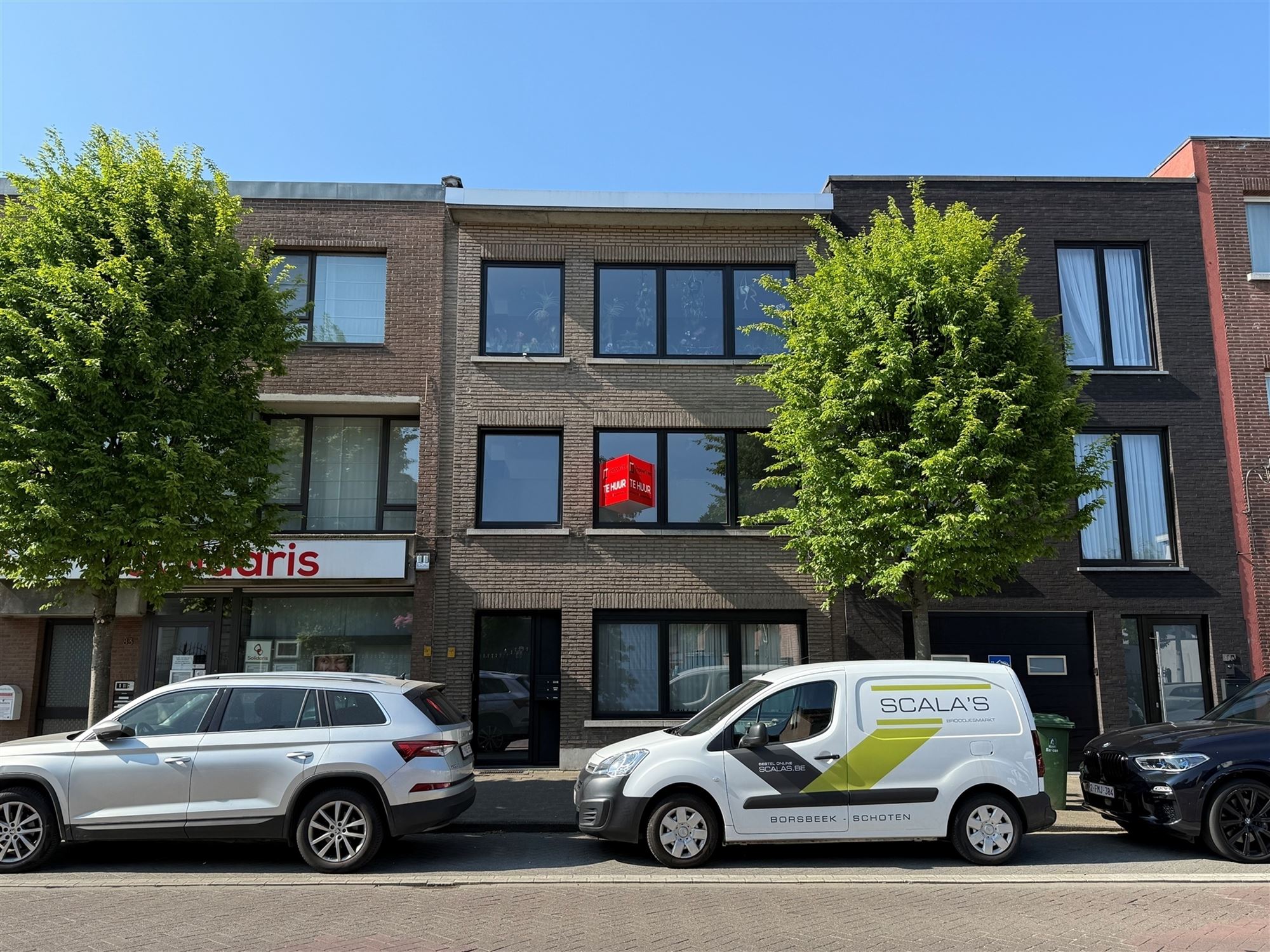 Gerenoveerd 2 slaapkamer app + terras foto 12