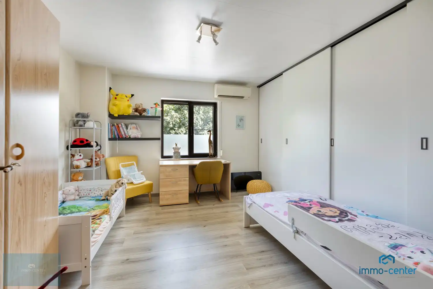 Instapklare vrijstaande woning met 4 slaapkamers en prachtige tuin foto 23