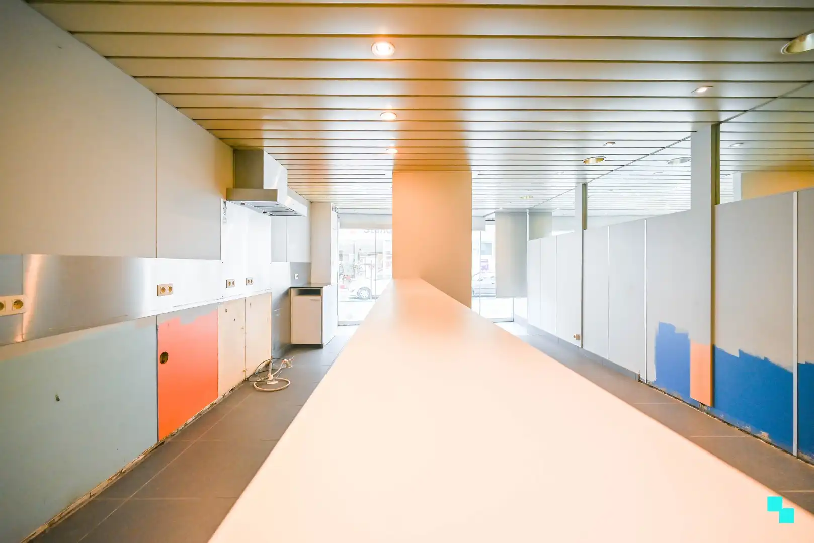 Te renoveren karaktervol handelspand in centrum Waregem foto 6