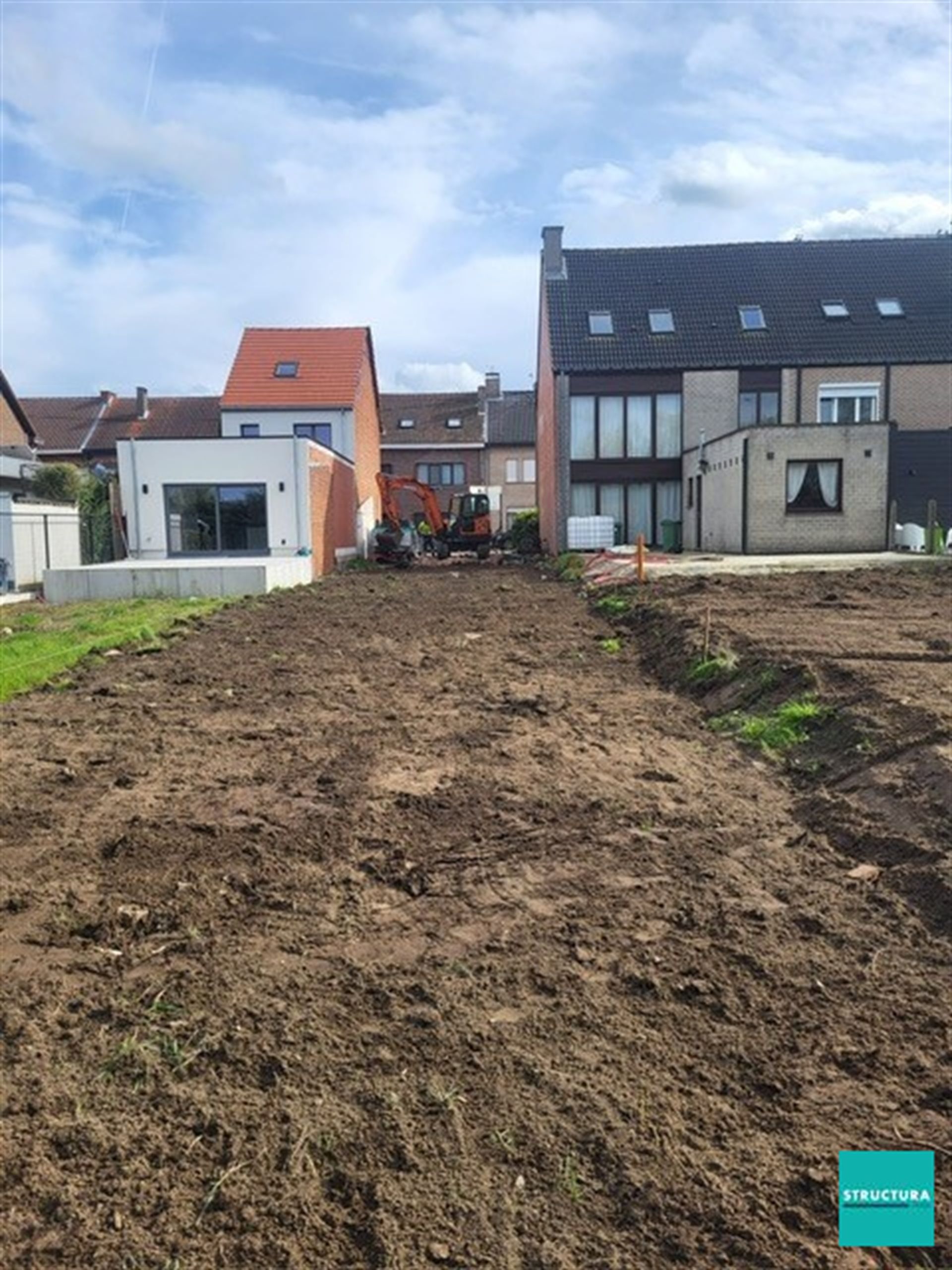 Bouwgrond in doodlopende straat foto 1