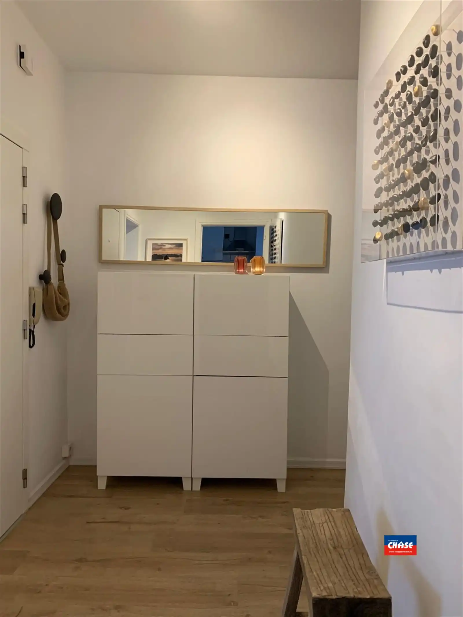 Sfeervol gerenoveerd gelijkvloers appartement met mooie tuin foto 5