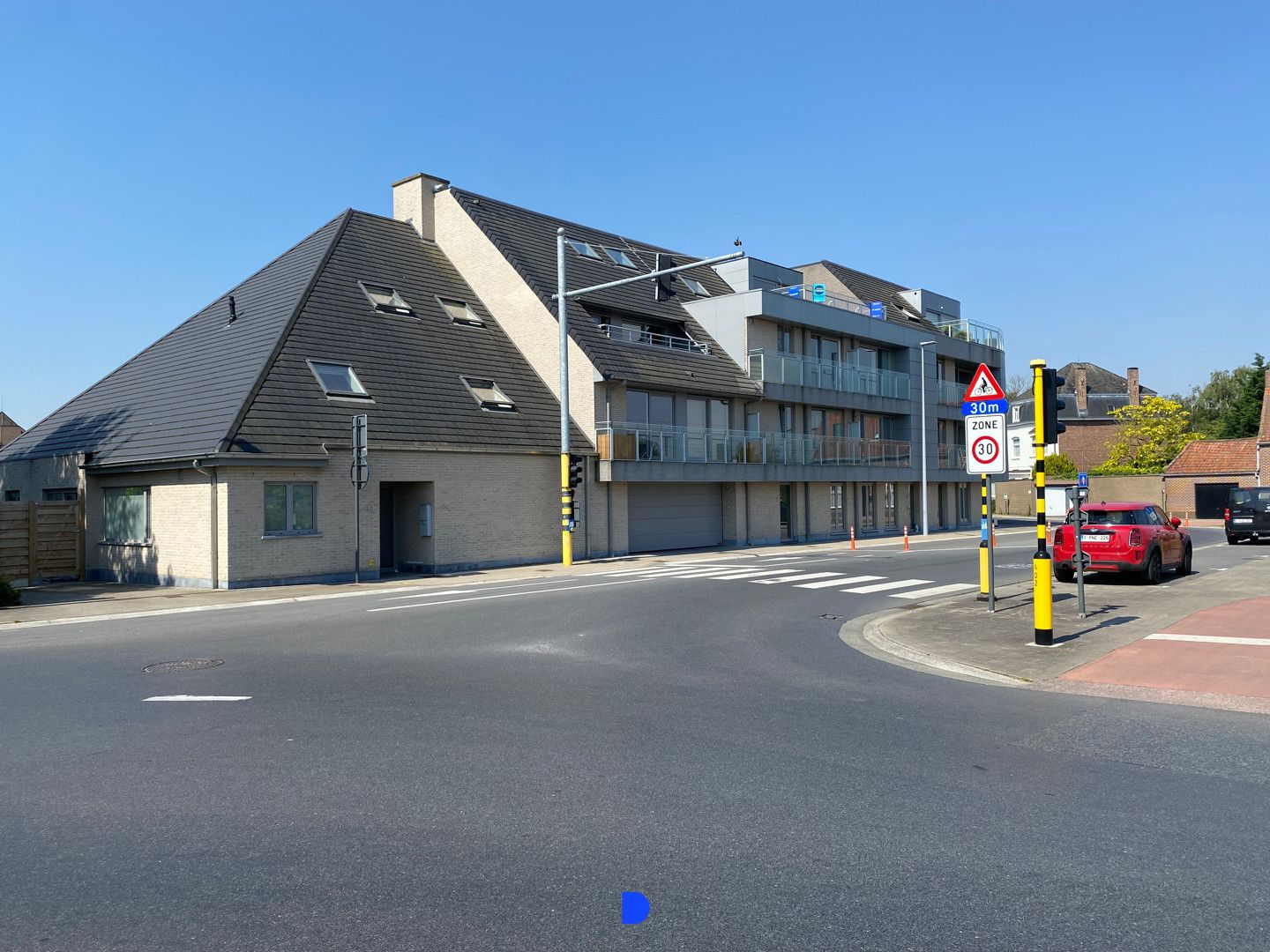 Mooi appartement met 2 terrassen in het centrum van Rumbeke. foto 2