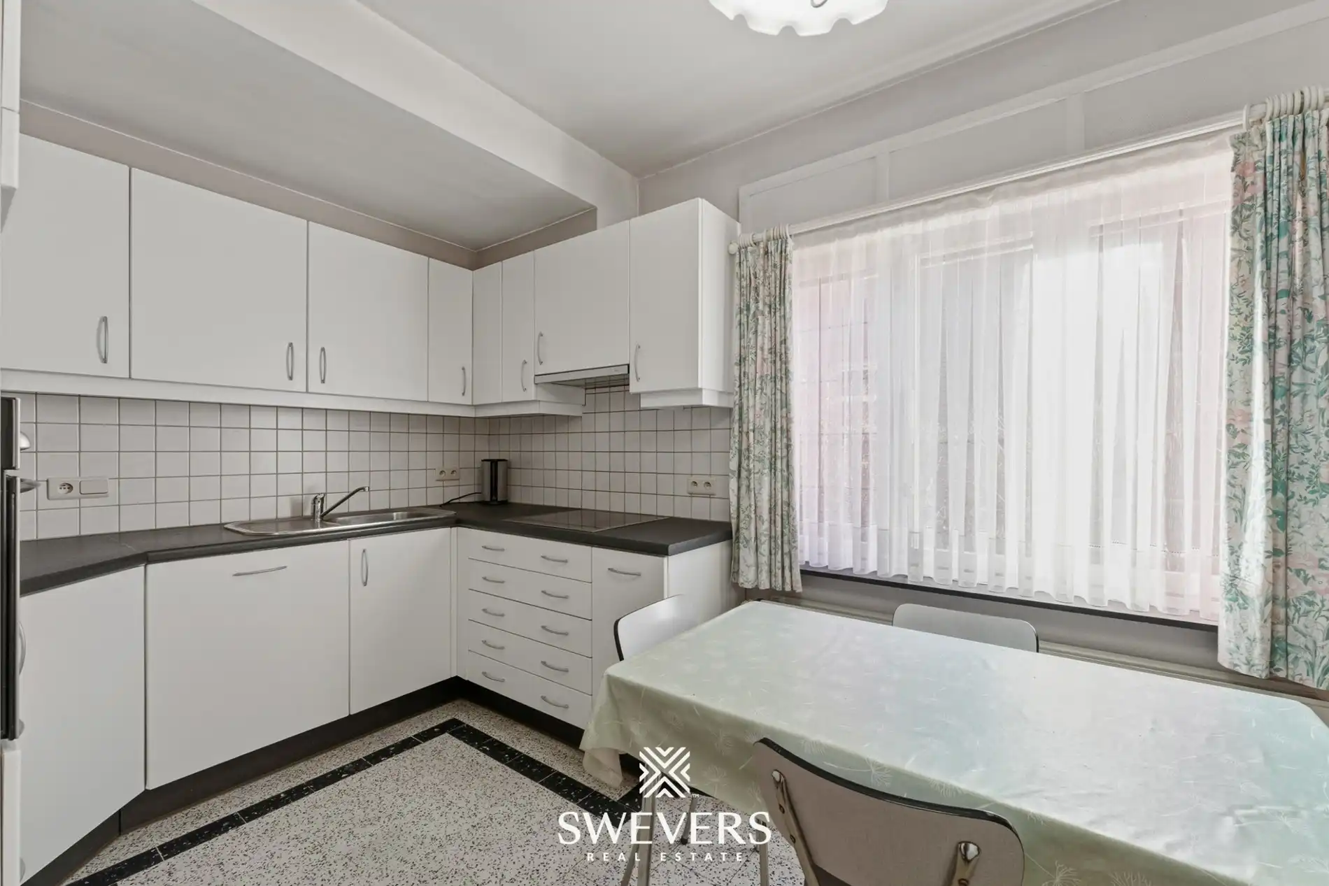 Open bebouwing met 3 slaapkamers, garage, atelier en zonnige tuin in Helchteren foto 13