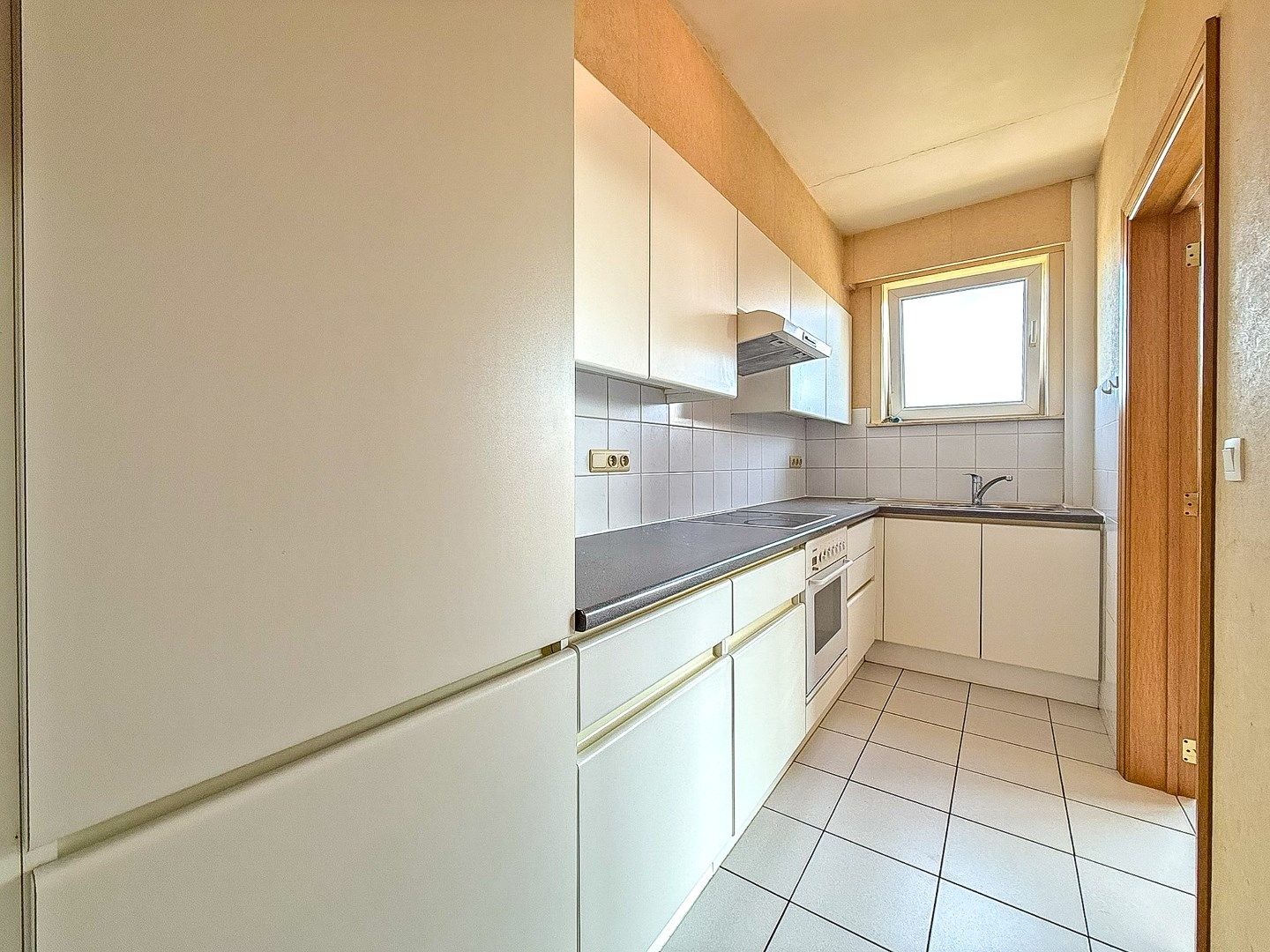 Instapklaar 2-slaapkamer appartement in centrum Diksmuide! foto 5