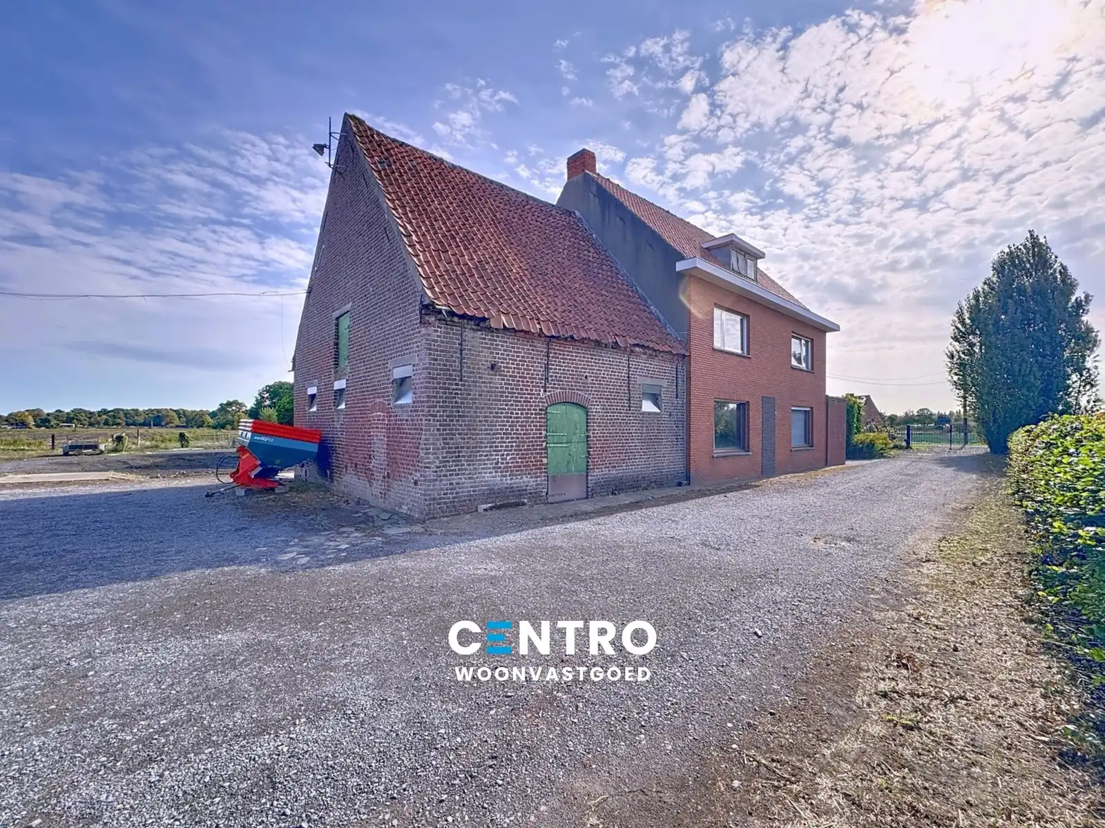 Te renoveren hoeve op circa 1 ha op GOEDE ligging! foto 4