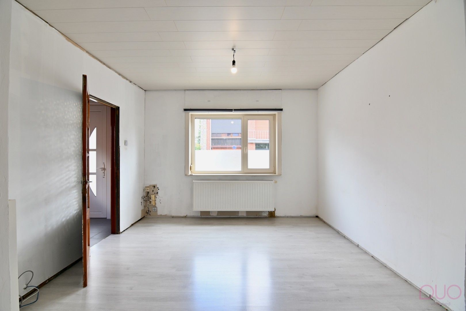 Af te werken woning met achterliggend werkplaats van ca. 52m2 foto 2