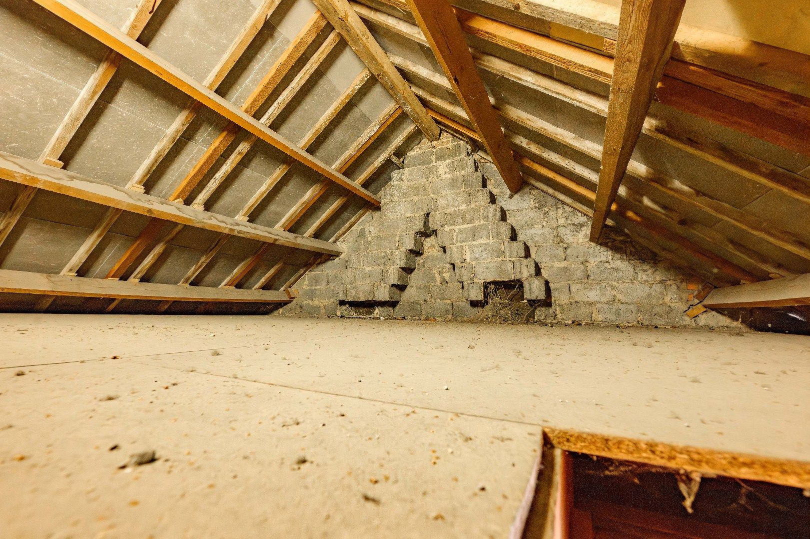 GOED ONDERHOUDEN RIJWONING MET 3 SLPKS, TUIN & GARAGE foto 14