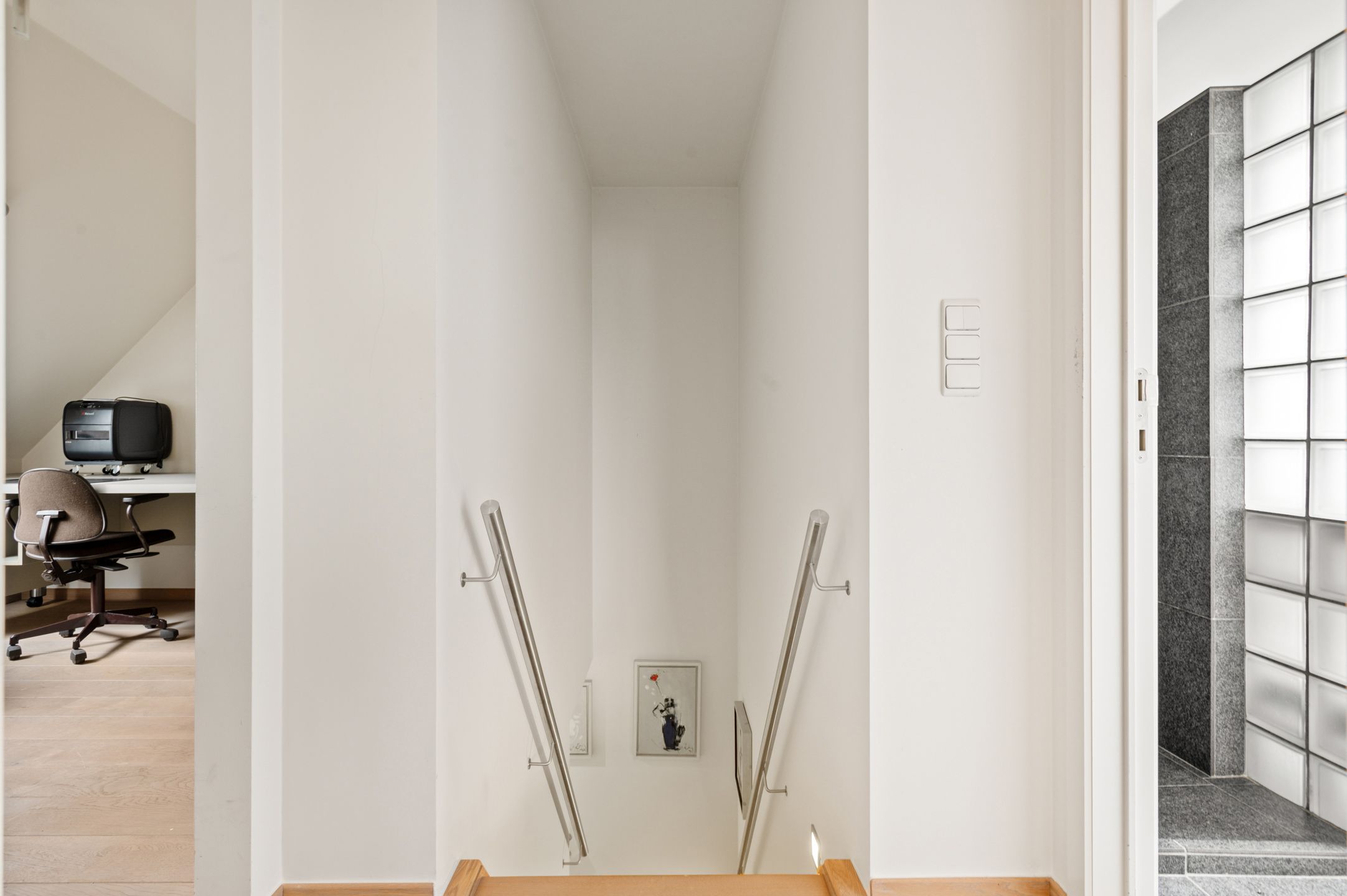 Duplexappartement met groot terras, zolder & 2 staanplaatsen foto 20