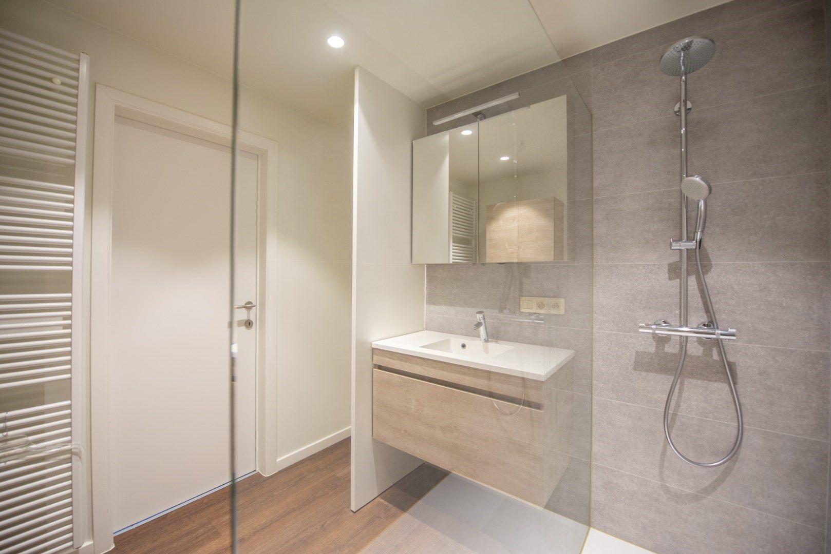  Twee slaapkamer appartement met 100m2 terras  foto 6