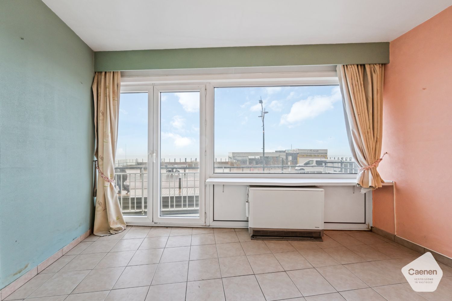 Te renoveren appartement met 1 slaapkamer en prachtig frontaal zeezicht. foto 12