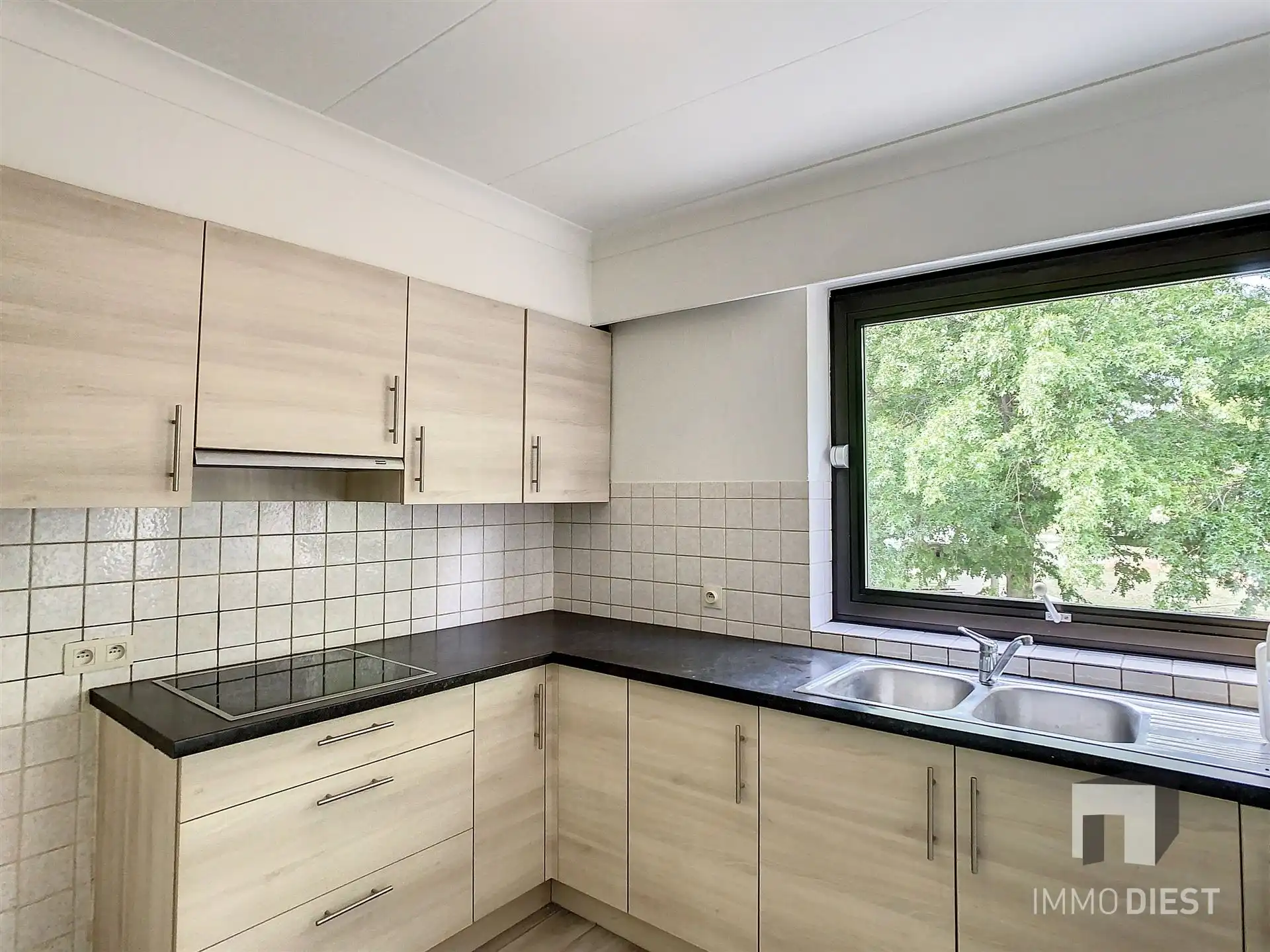 Gerenoveerd appartement met twee slaapkamers in het hartje van Hulst (Tessenderlo) foto 12
