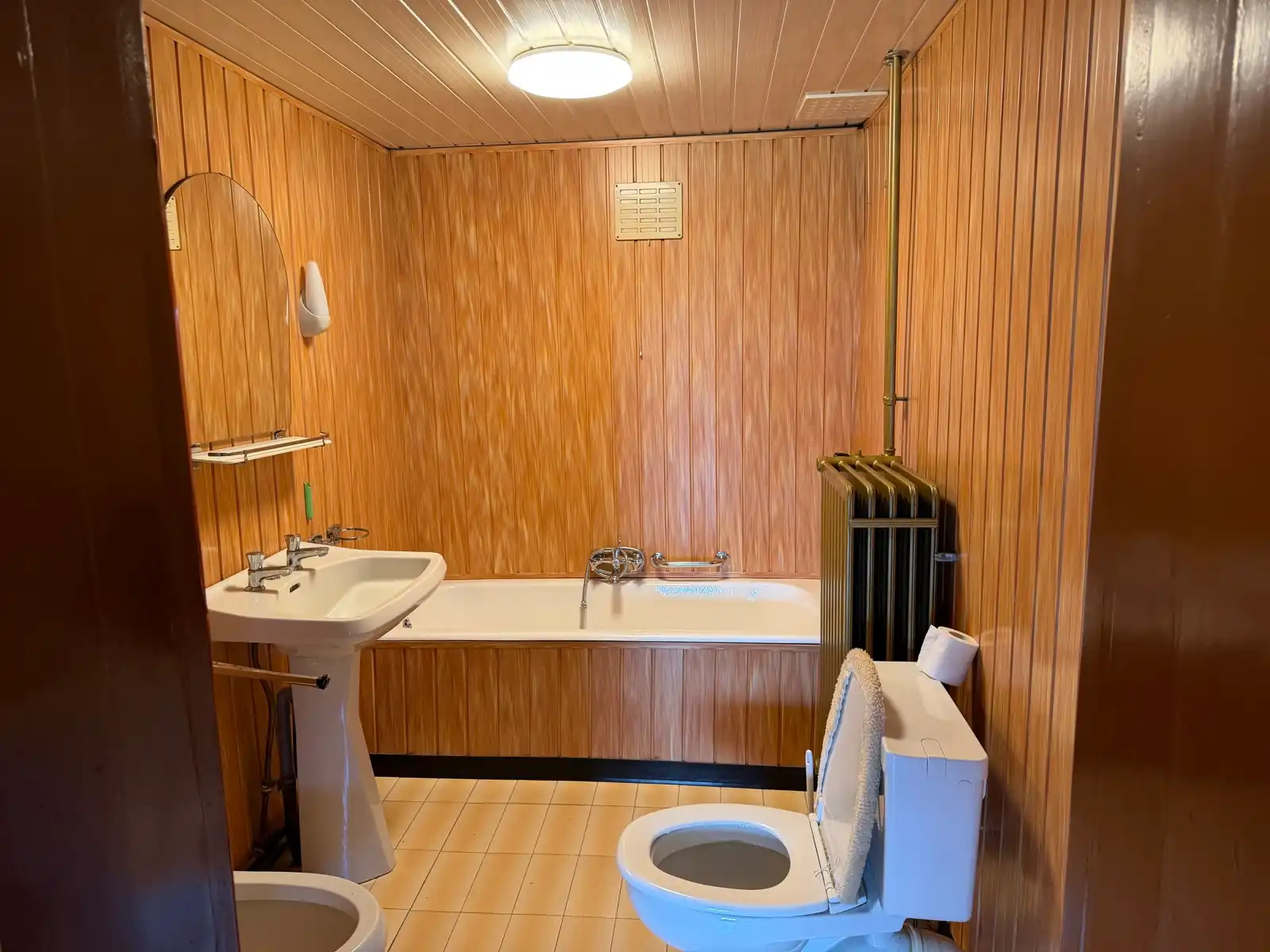 Vrijstaande woning met veel potentieel op mooie locatie. foto 8