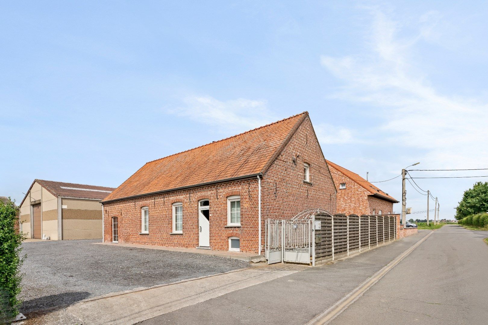 Landelijke woning met ruime loods en grote verzorgde tuin in Moorslede/Slypskapelle foto 2