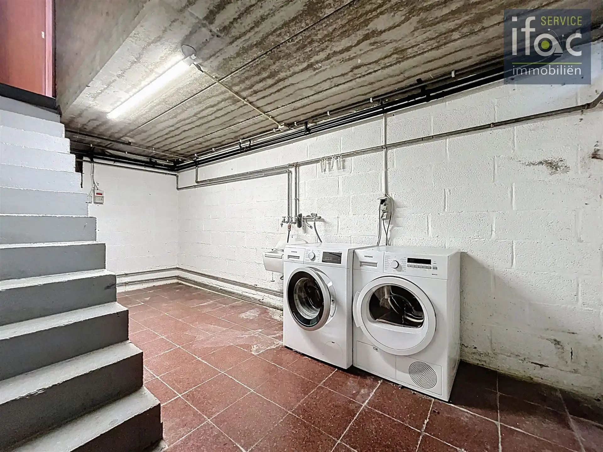 Villa met 5 slaapkamers, 2 badkamers op uitstekende locatie foto 7