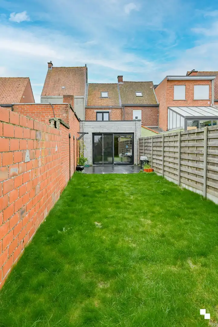 Gerenoveerde & instapklare woning met tuin in Izegem foto 7