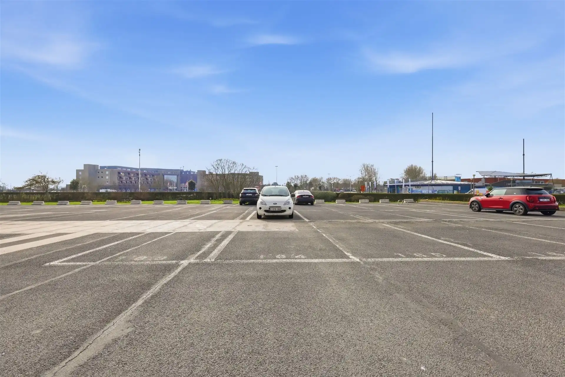 ZONNIG / VLAK AAN ZEEDIJK foto 20