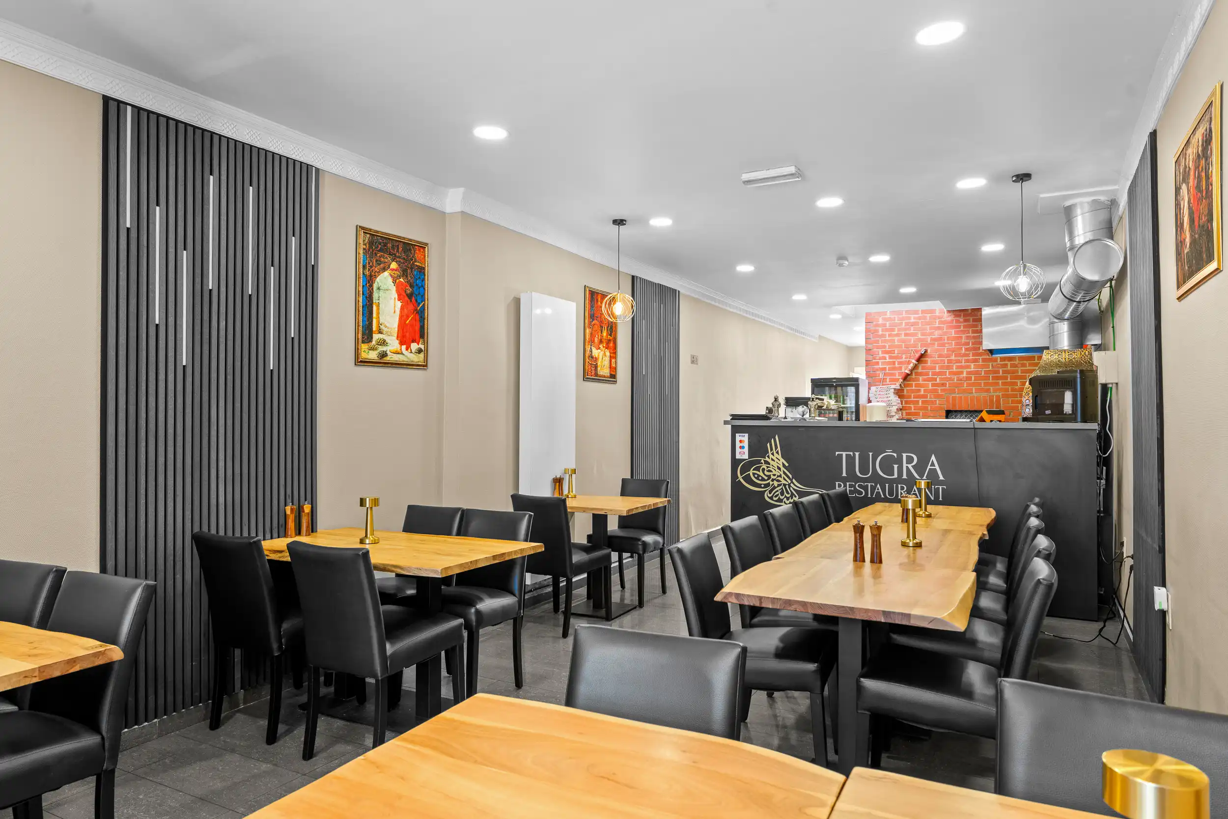 Unieke kans: Goeddraaiende pizzazaak met appartement! foto {{pictureIndex}}