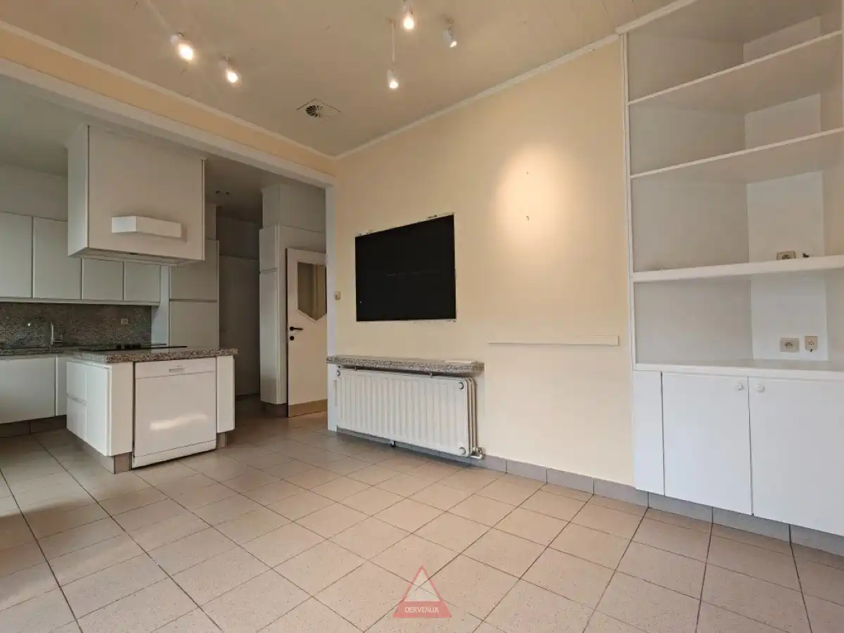 Moorslede – Veelzijdig handelspand met woonst en magazijn op commerciële ligging foto 15