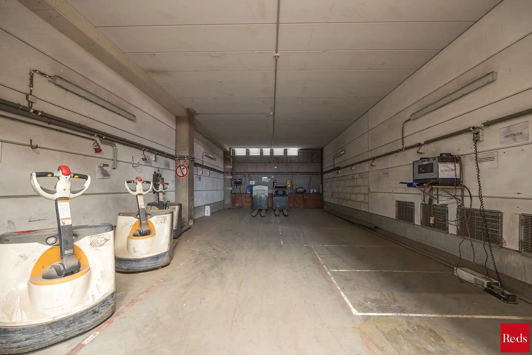 logistiek bedrijfsgebouw te huur op toplocatie foto 10