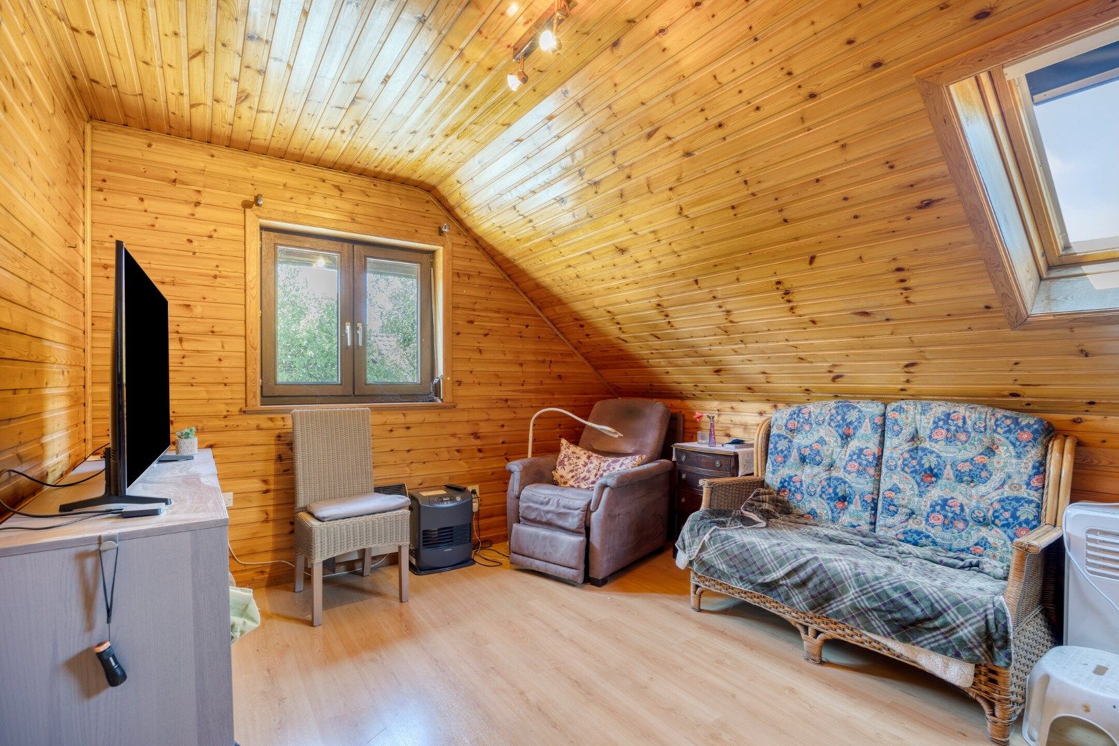 Instapklare woning met 3 slaapkamers en ruimte voor atelier / hobby !  foto 14