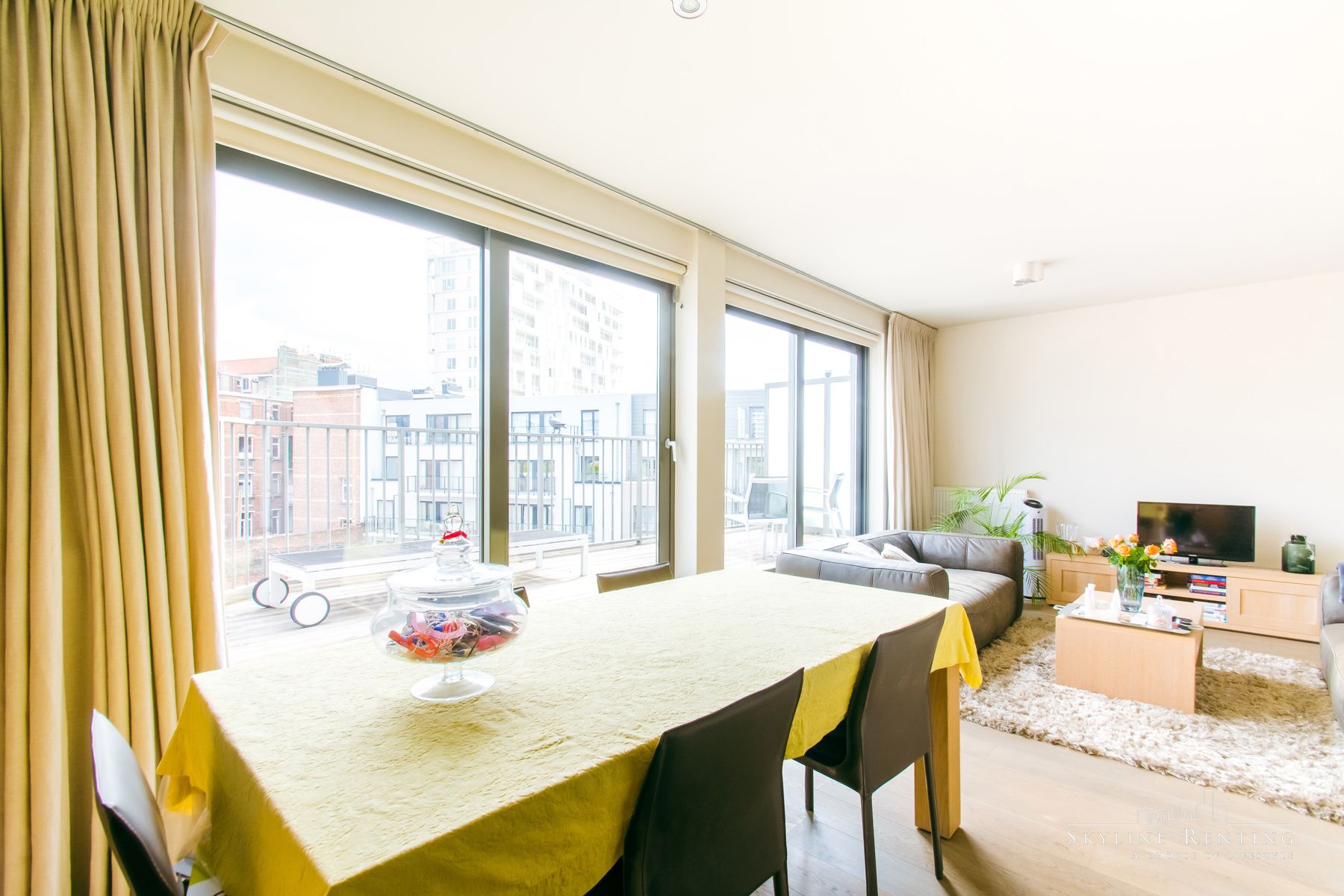 Gemeubeld app.2 SLPK met TERRAS - Centraal Brussel foto 4