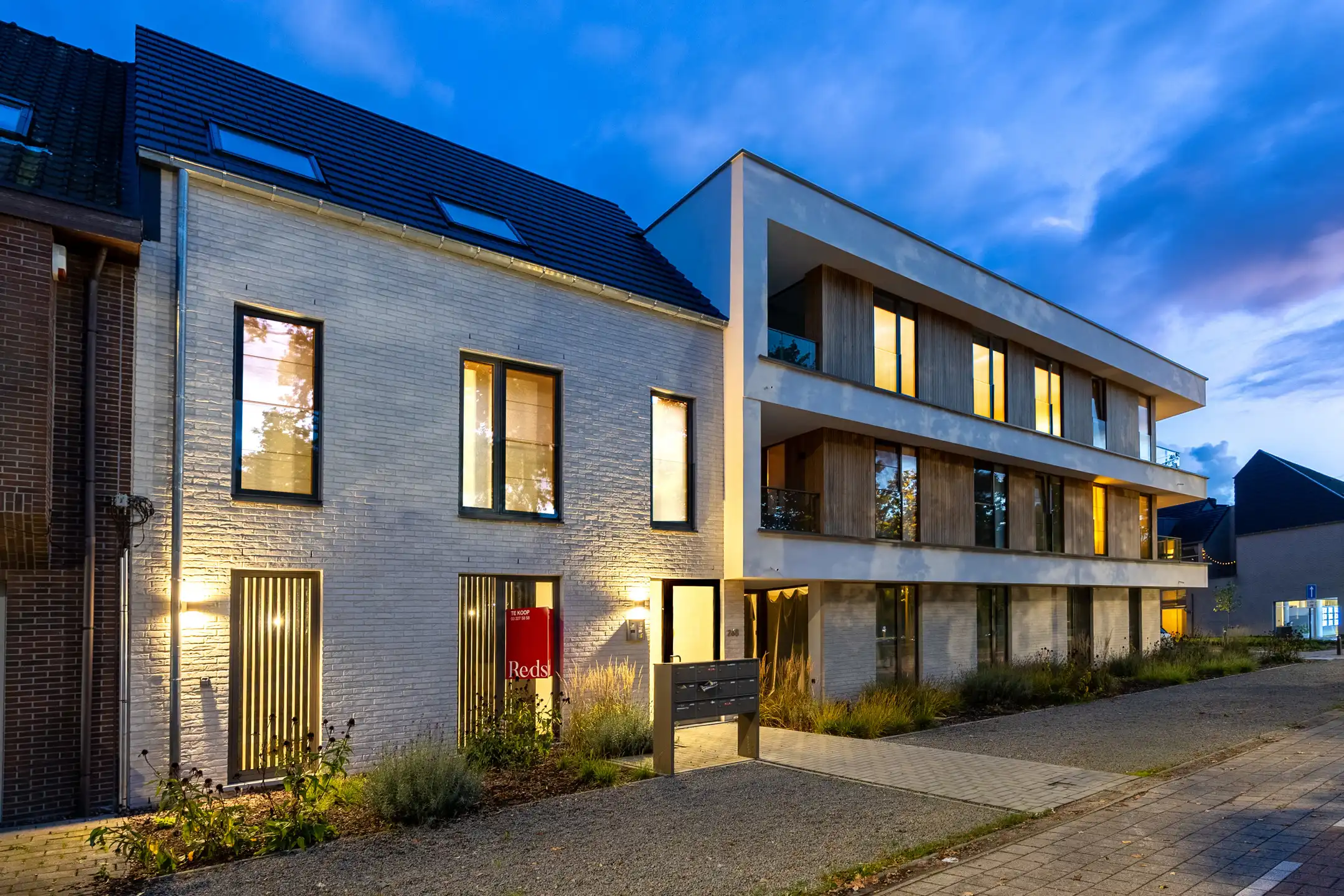 Stijlvol gelijkvloers appartement met tuin foto 2