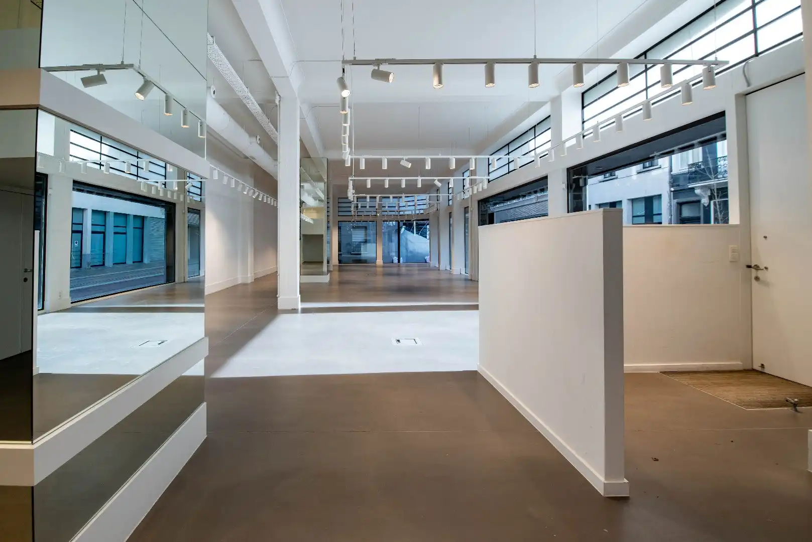 Kipdorp 23 - Veelzijdig kantoor/showroom met parking foto 3