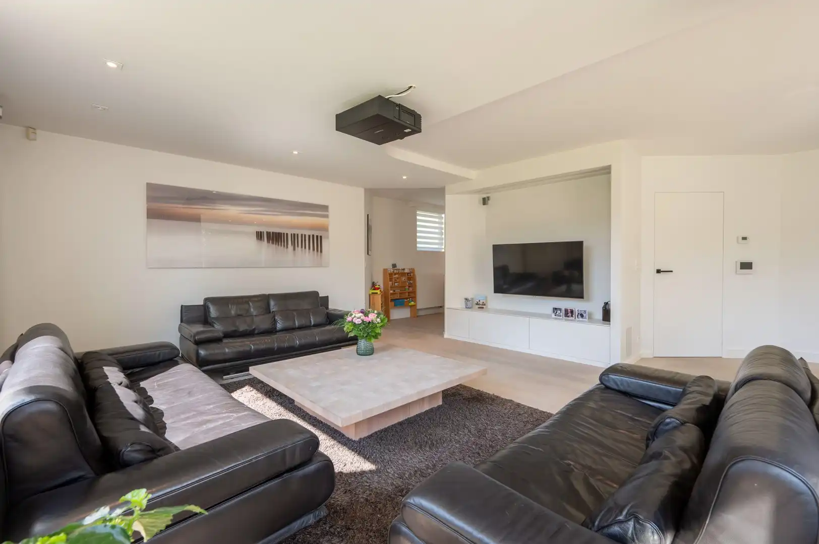 Vrijstaande villa, rustig gelegen in een aangename residentiële omgeving aan de rand van Knokke. foto 9