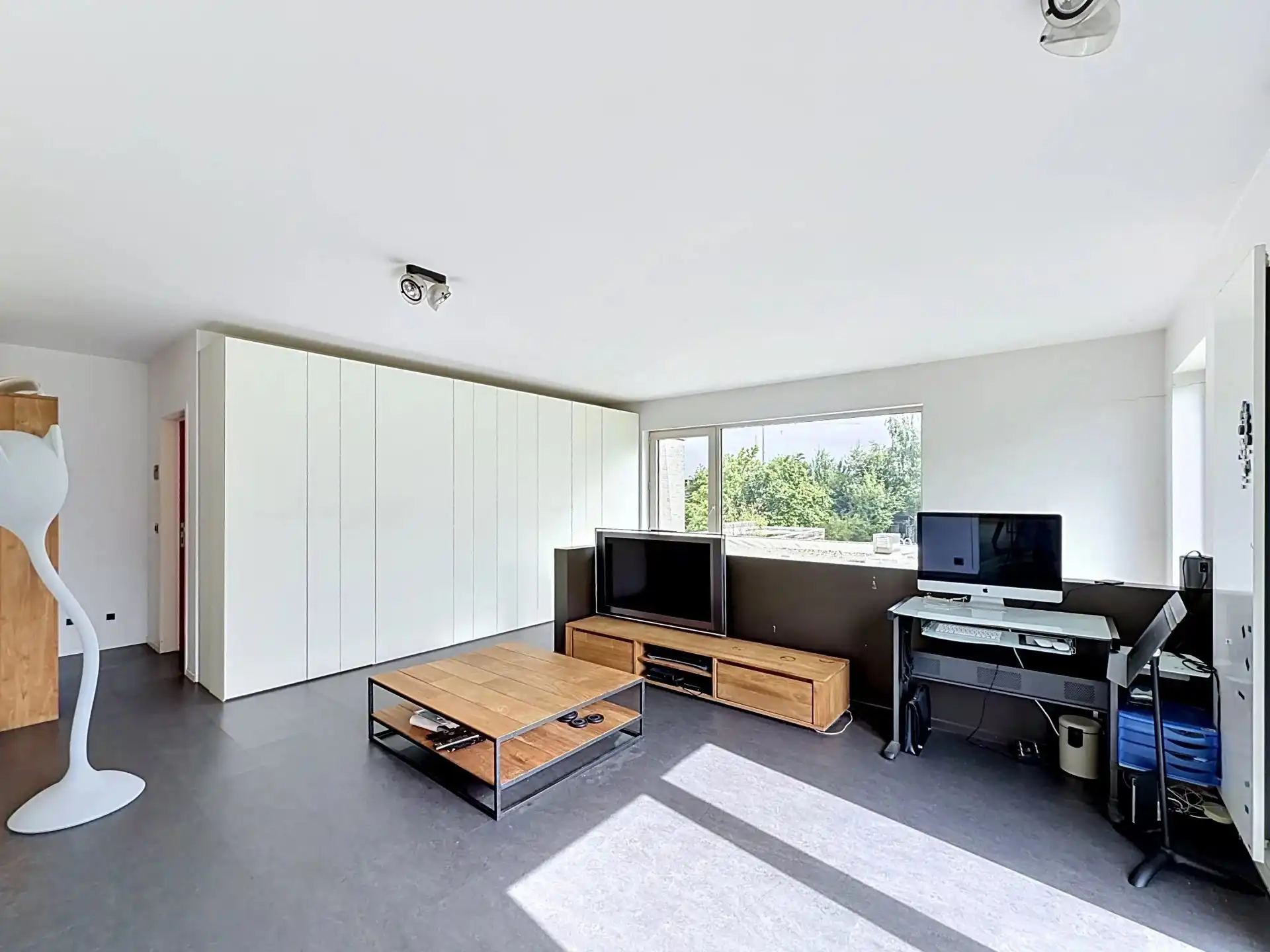 Moderne woning met 3 slaapkamers en praktijk of kantoorruimte op mooi perceel foto 22
