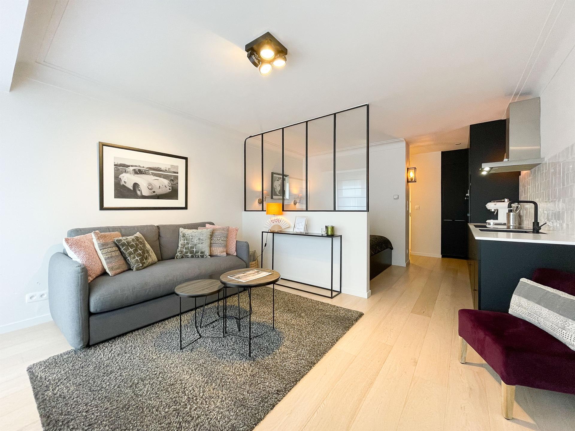 Gerenoveerde designstudio op toplocatie in de Kustlaan foto {{pictureIndex}}