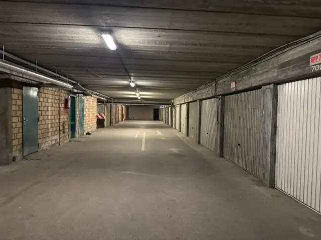 Garagebox te koop Royal Palace foto 7