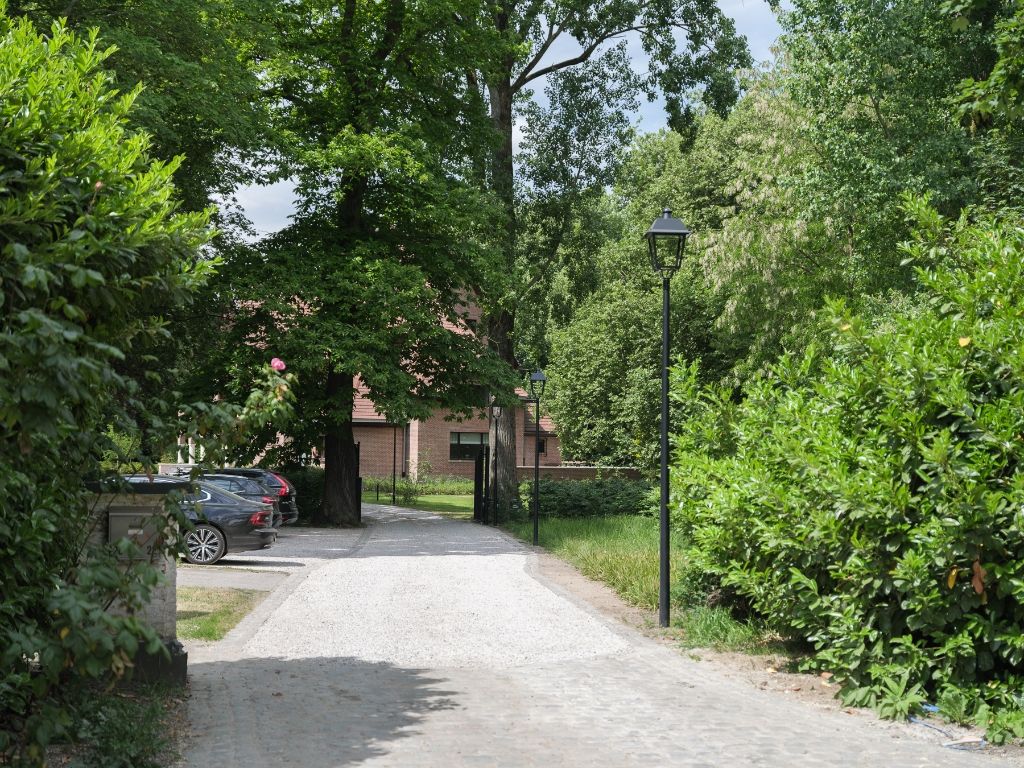 Vrijstaande villa (te renoveren) op slechts 50 meter van de Leie foto 2