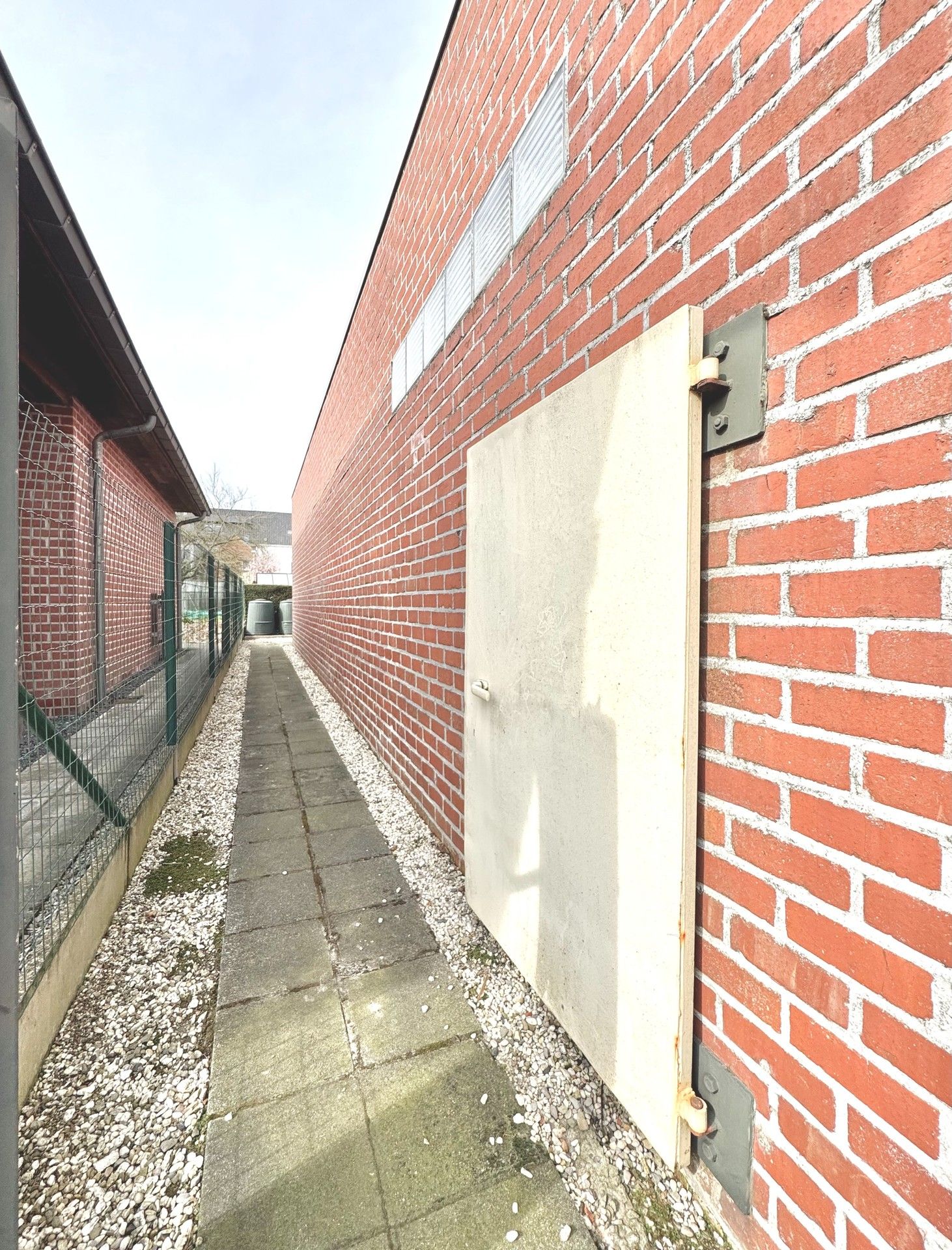 RUIME WONING MET MAGAZIJN EN UITWEG op 493 m² foto 35