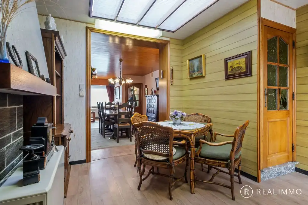 Te renoveren gezinswoning met uitweg en garage in Avelgem foto 3