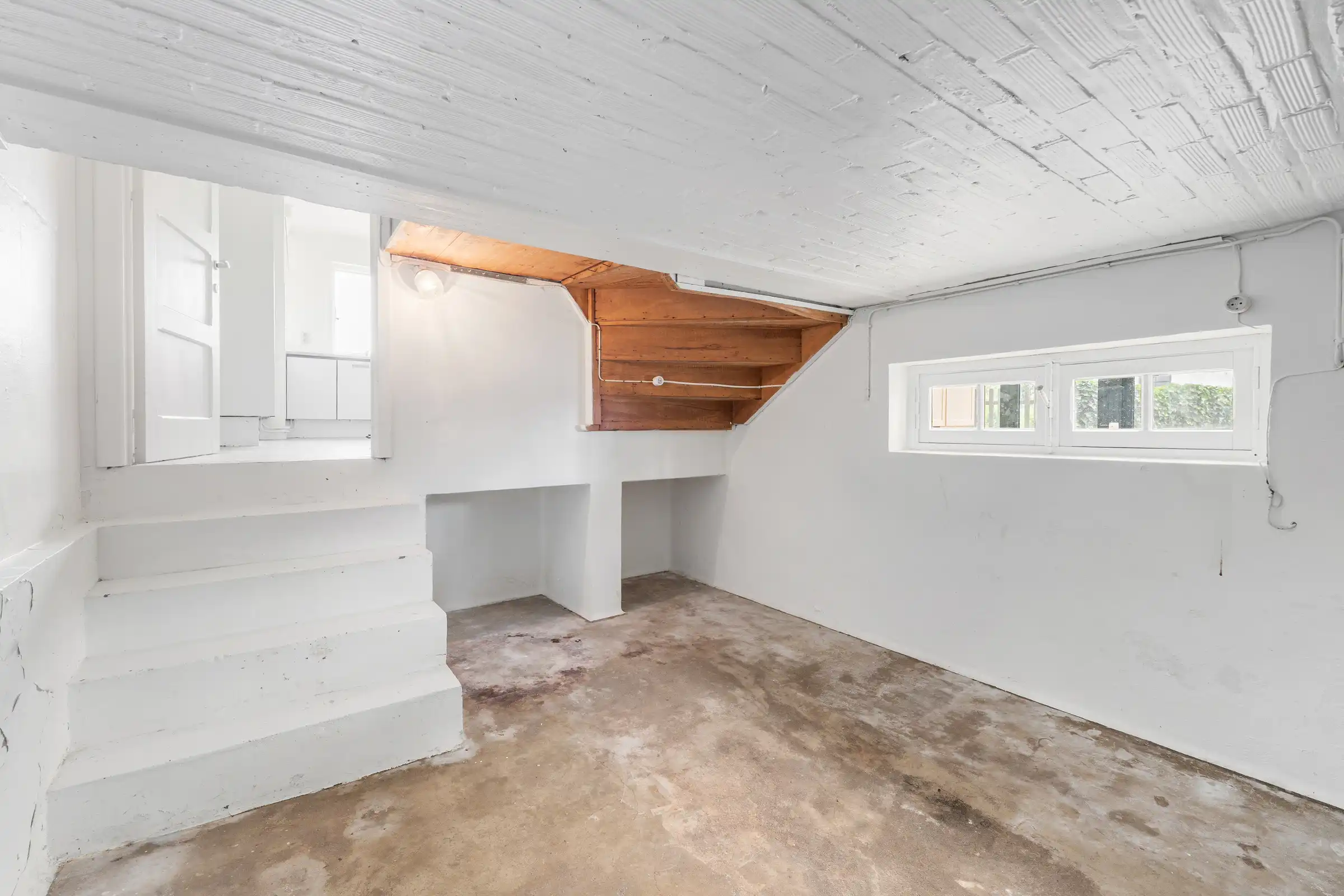 Unieke landwoning met schuur te koop op 6.810m² foto 10