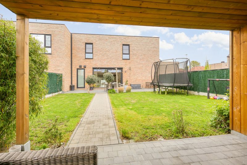 Recente, zeer goed gelegen woning met tuin foto 28