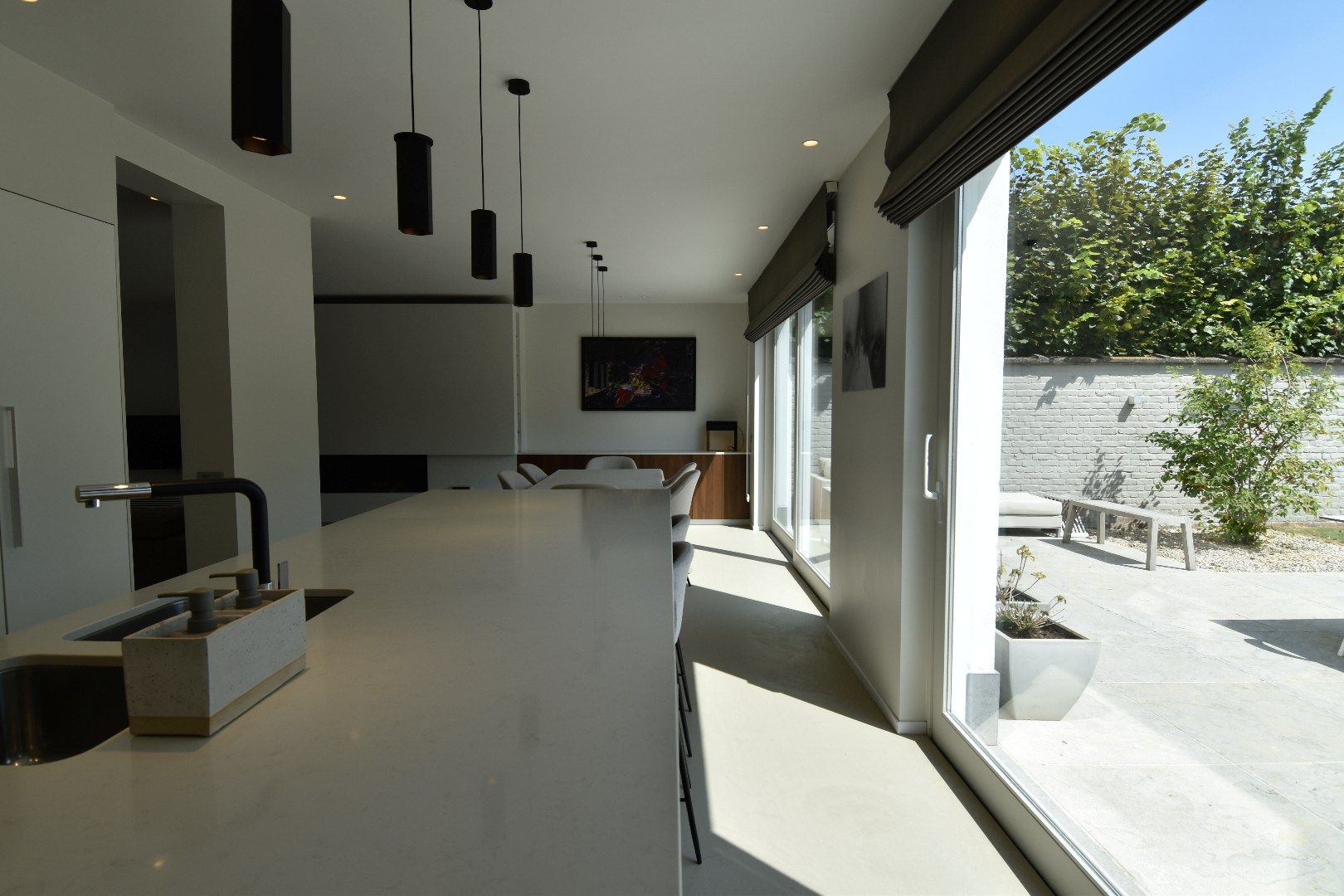 Unieke herenwoning met 5 slaapkamers, zonnige tuin én zwembad op perceel van 738 m² te koop in Kooigem foto 7