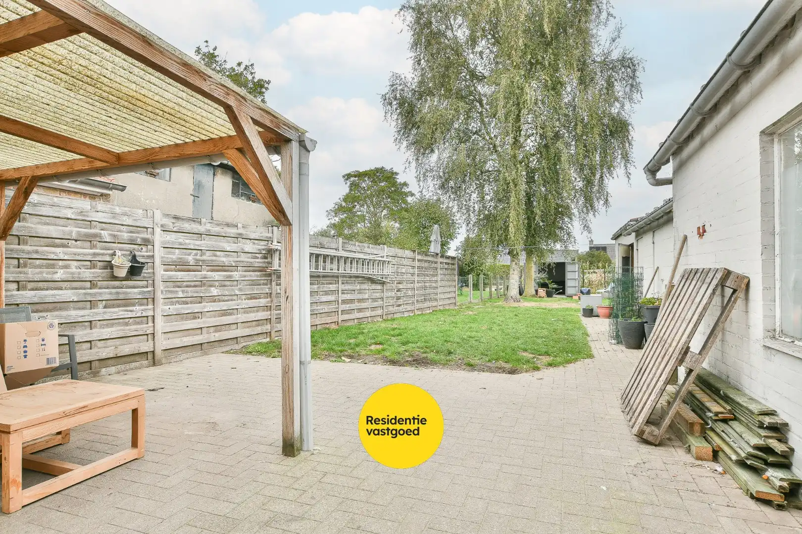 Te renoveren woning in het centrum van Veldegem foto 9